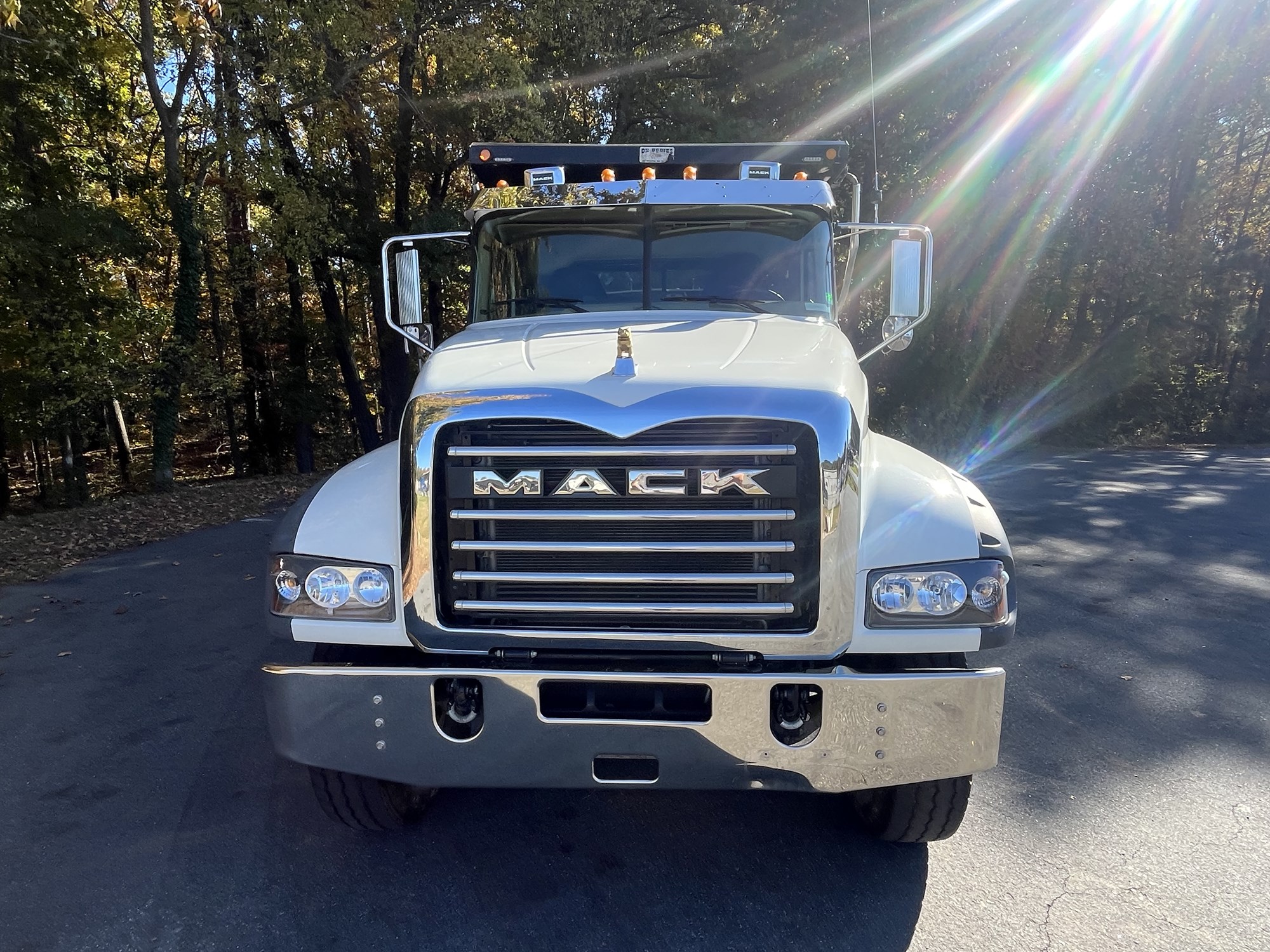2023 Mack Granite - image 2 of 6