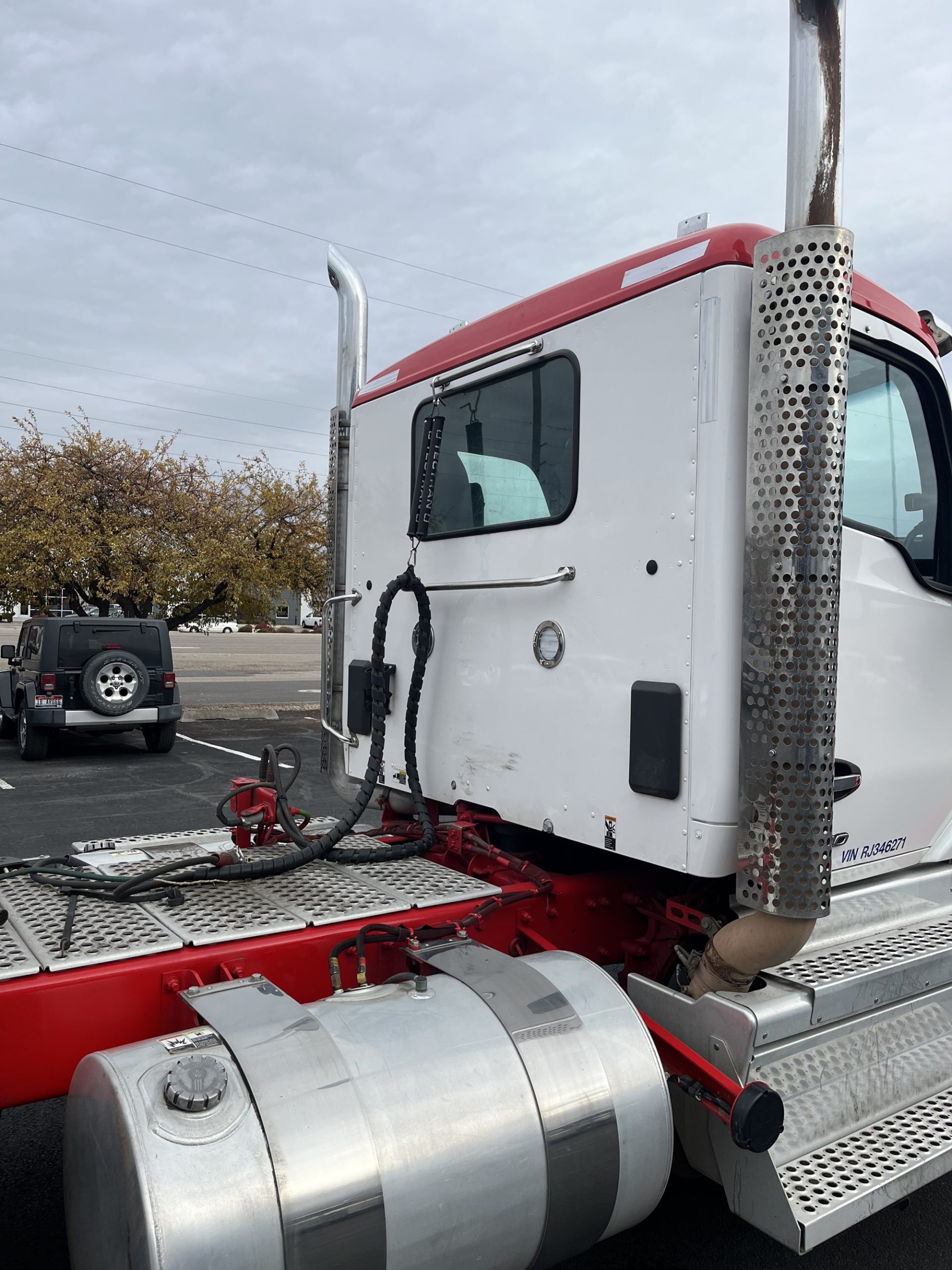 2024 Kenworth W990 - image 5 of 6