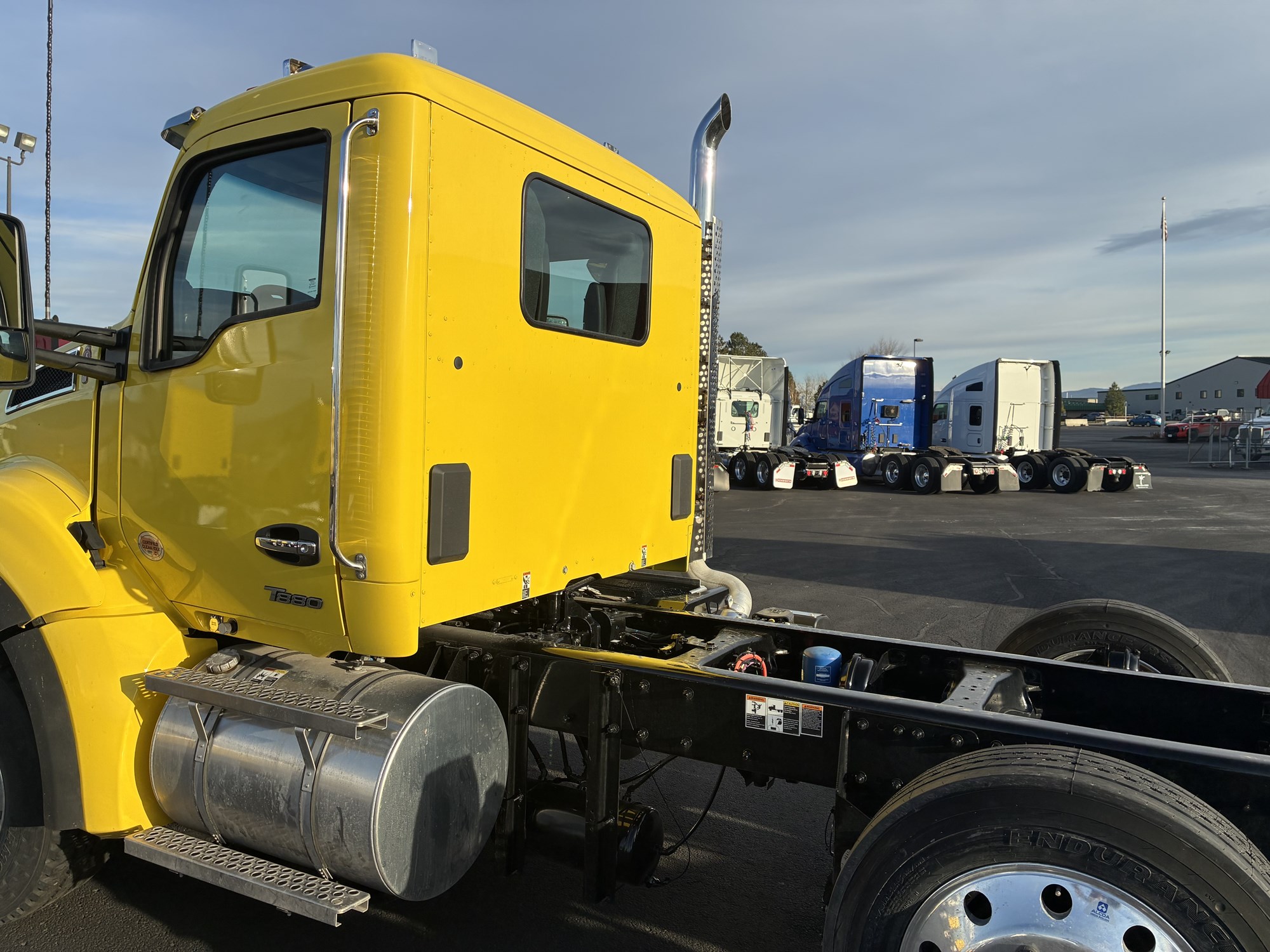 2025 Kenworth T880 2025 Kenworth T880 - image 3 of 6