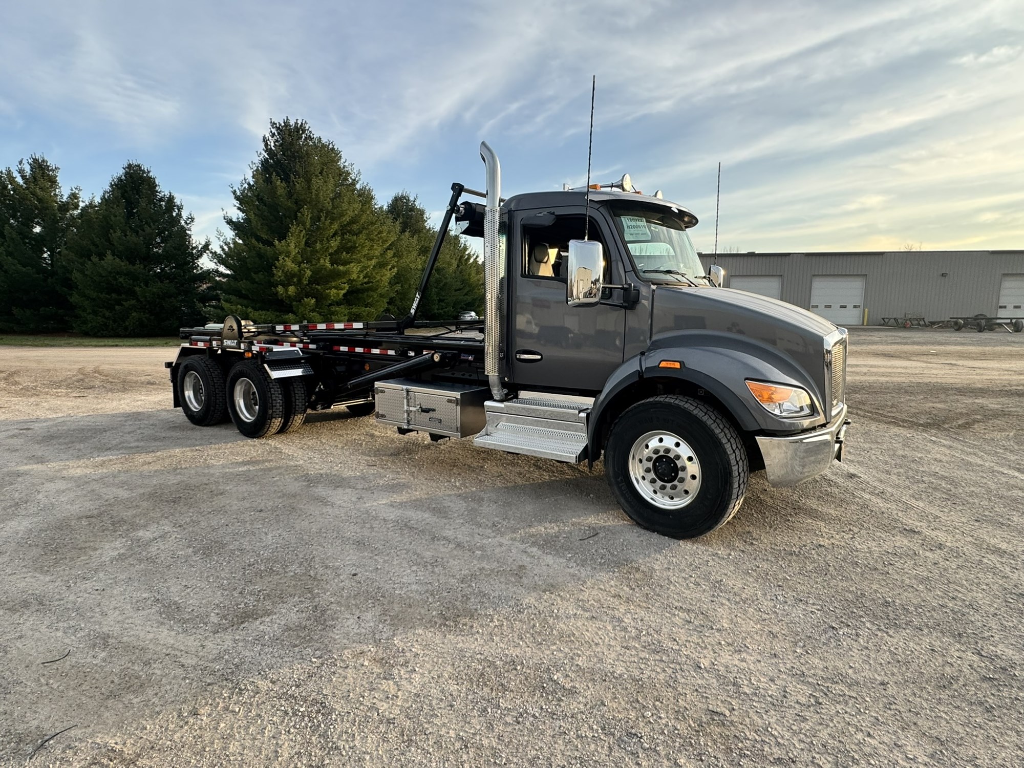 2025 Kenworth T480 2025 Kenworth T480 - image 2 of 6
