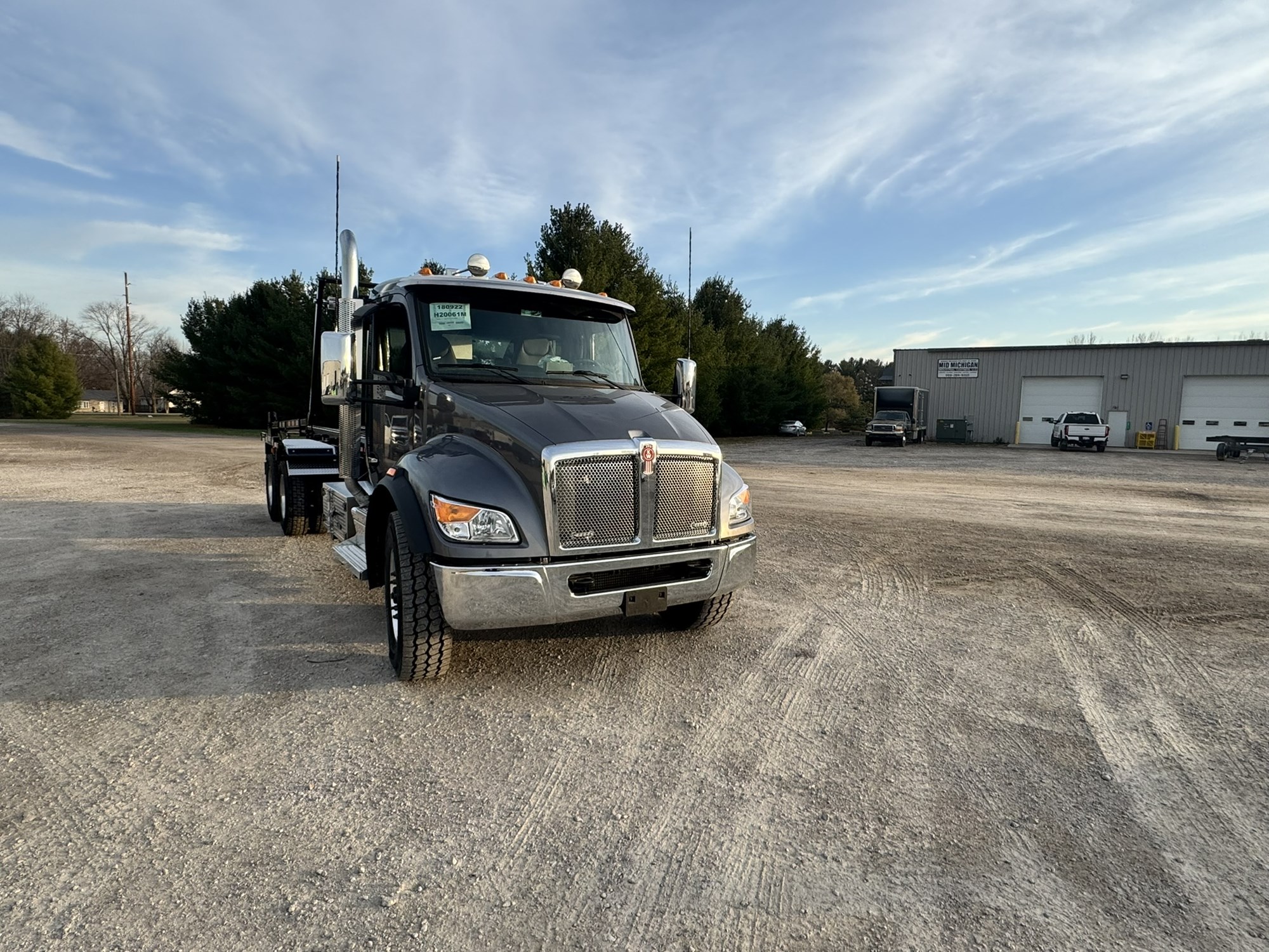 2025 Kenworth T480 2025 Kenworth T480 - image 3 of 6