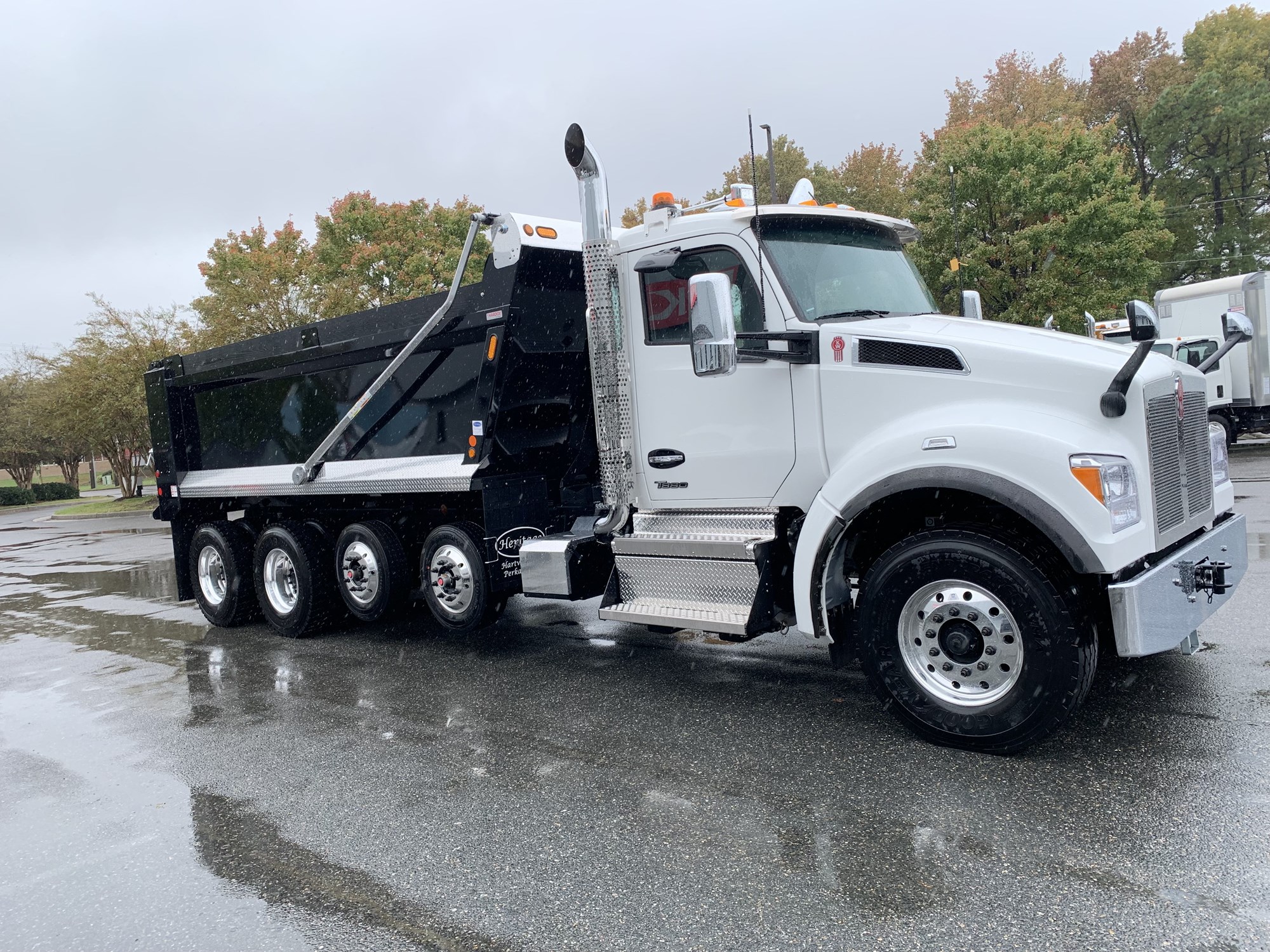 2026 Kenworth T880 - image 3 of 6