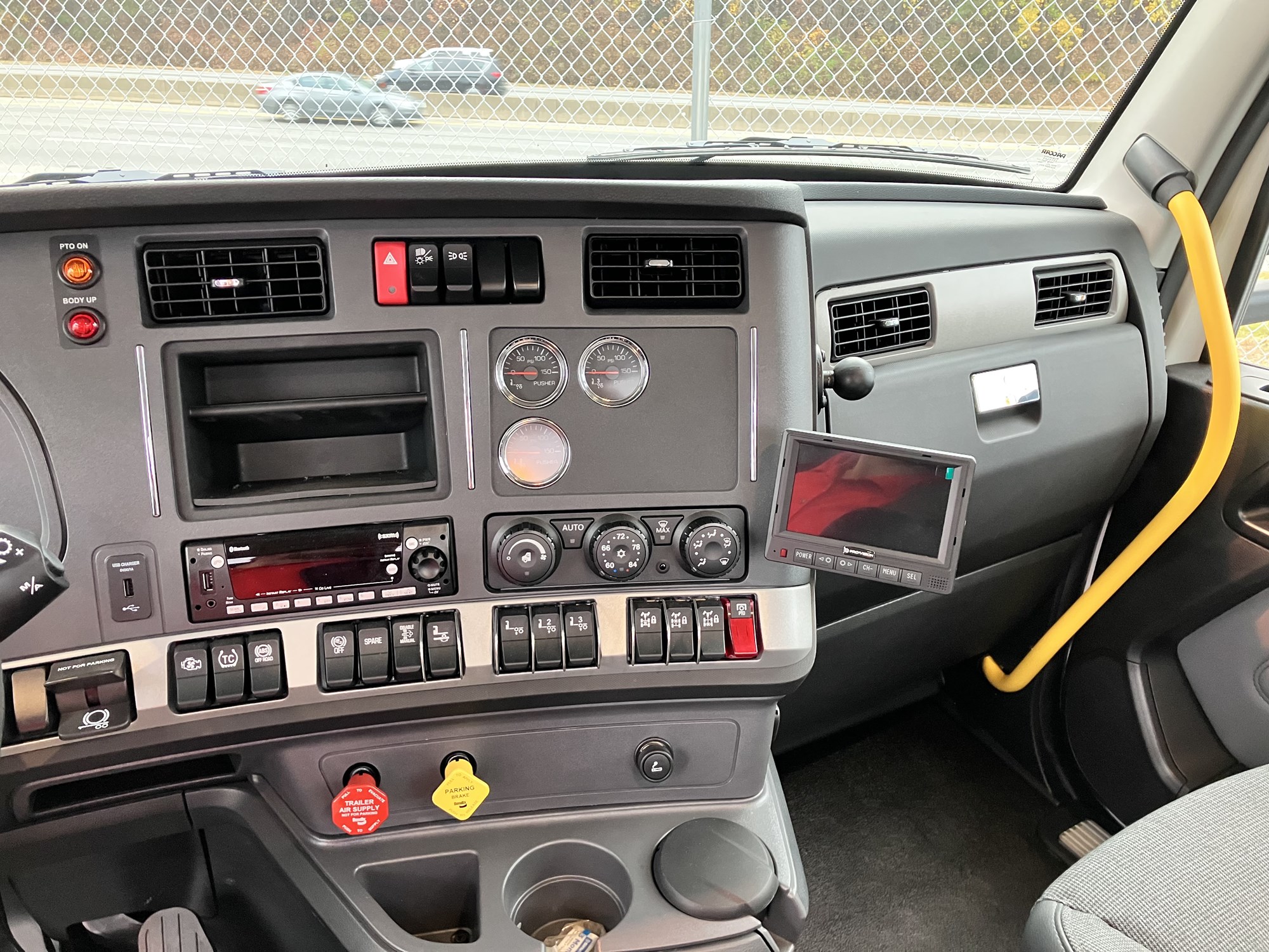 2026 Kenworth T880 - image 6 of 6