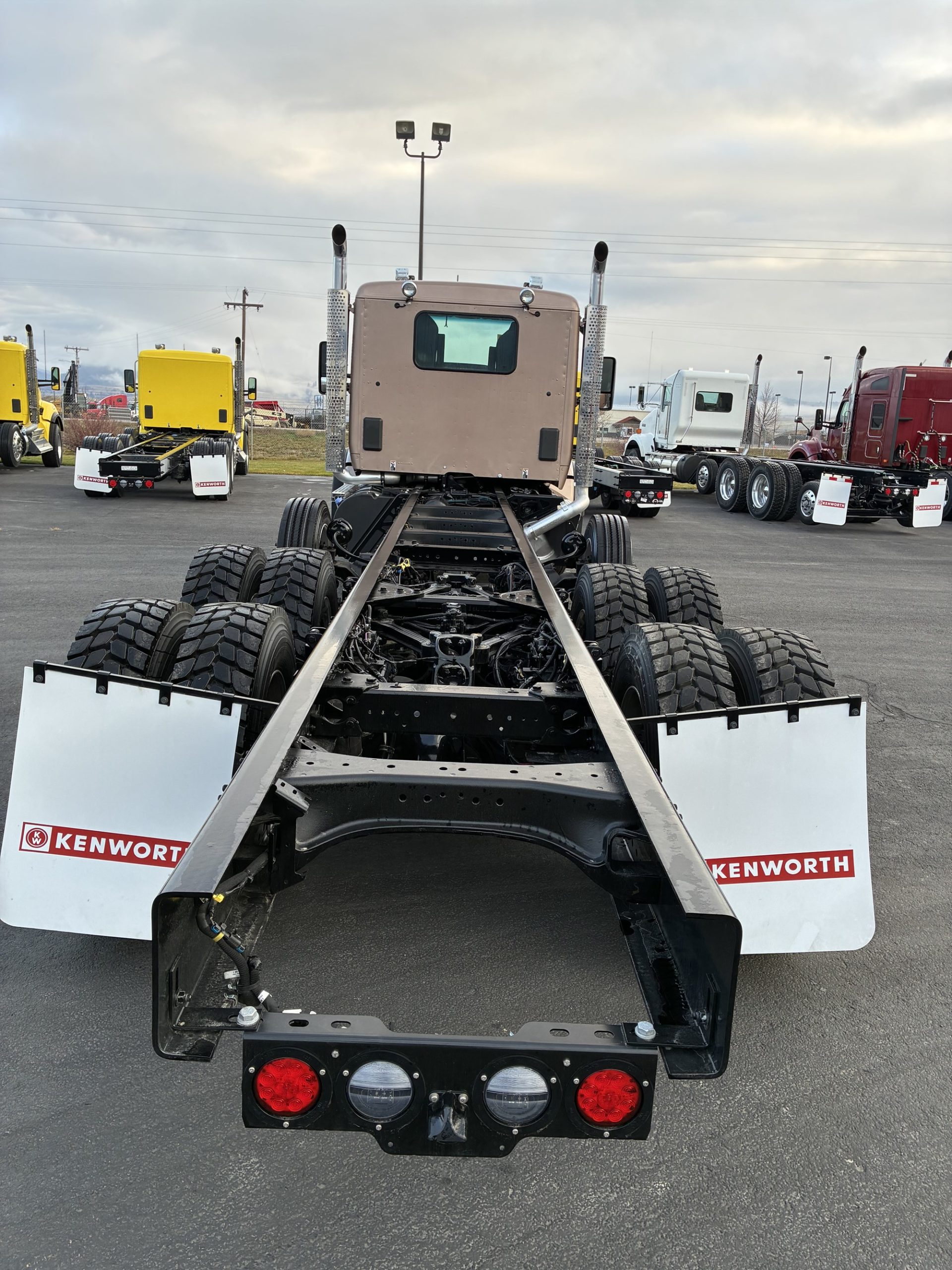 2026 Kenworth T880 2026 Kenworth T880 - image 6 of 6