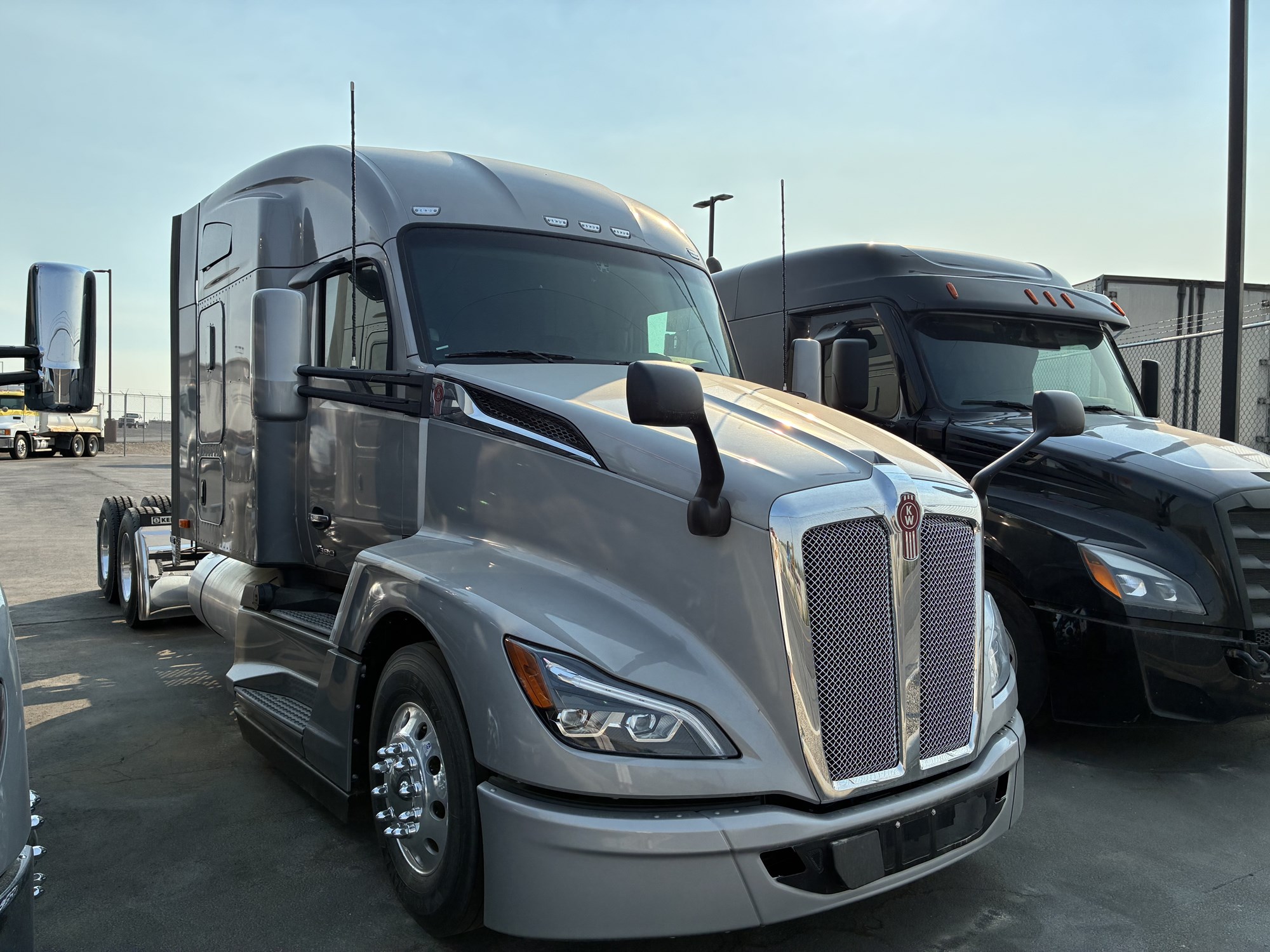 2026 Kenworth T680 Next Gen - image 2 of 6