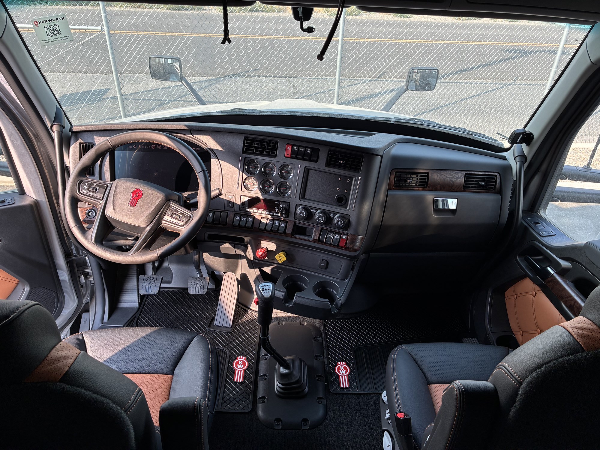 2026 Kenworth T680 Next Gen - image 4 of 6