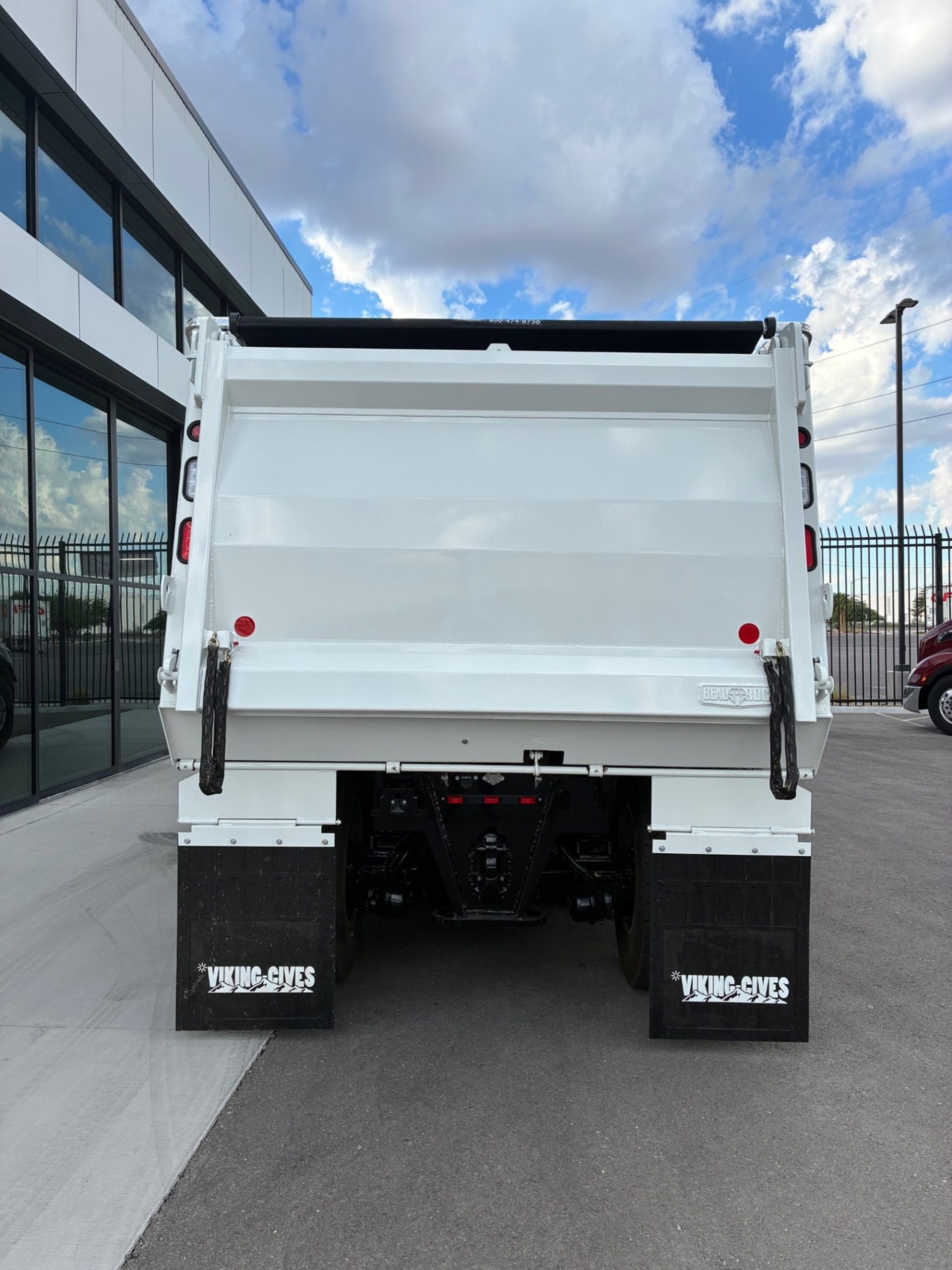 2026 Kenworth T880 2026 Kenworth T880 - image 4 of 6