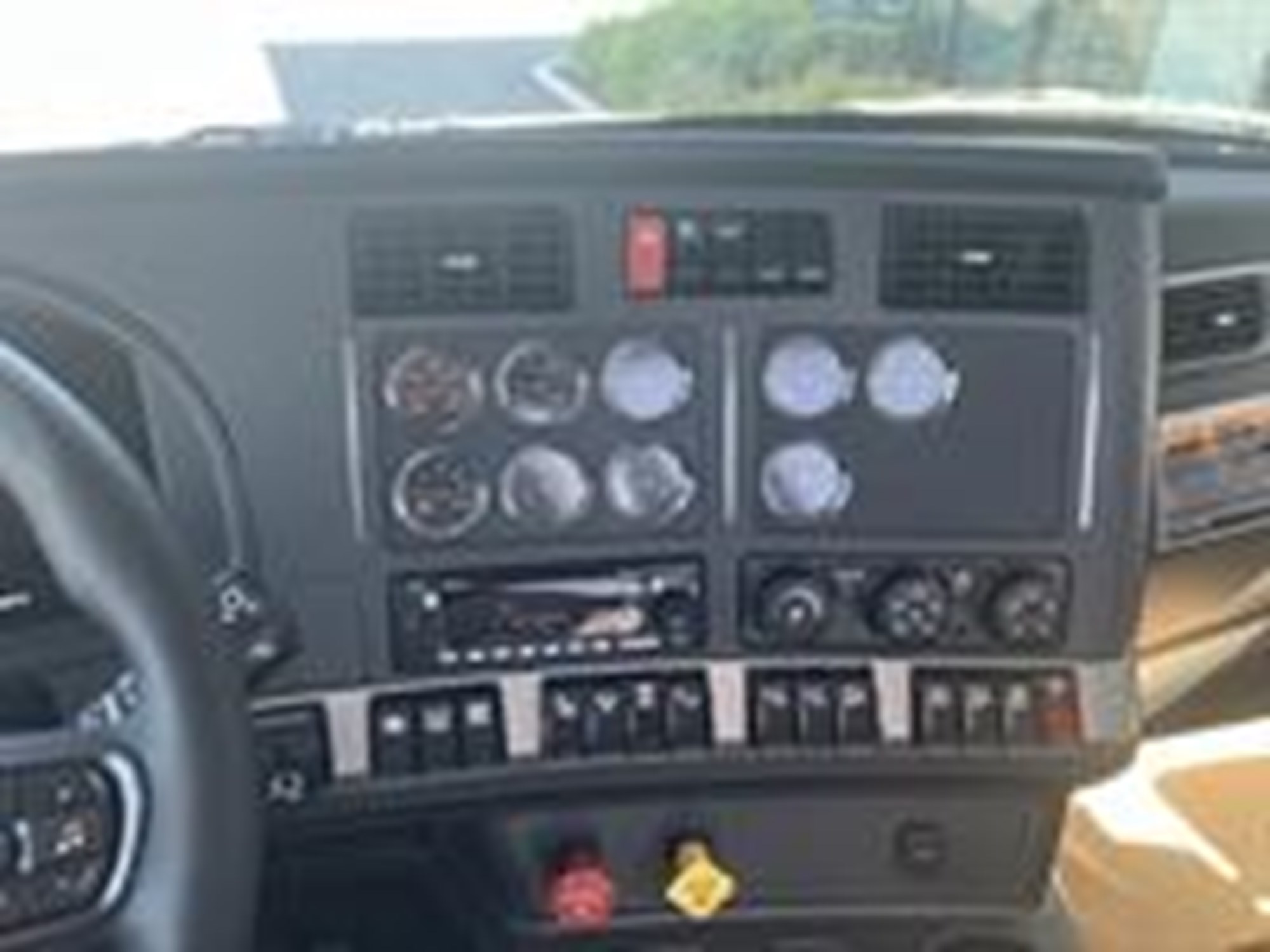 2026 Kenworth T880 2026 Kenworth T880 - image 6 of 6