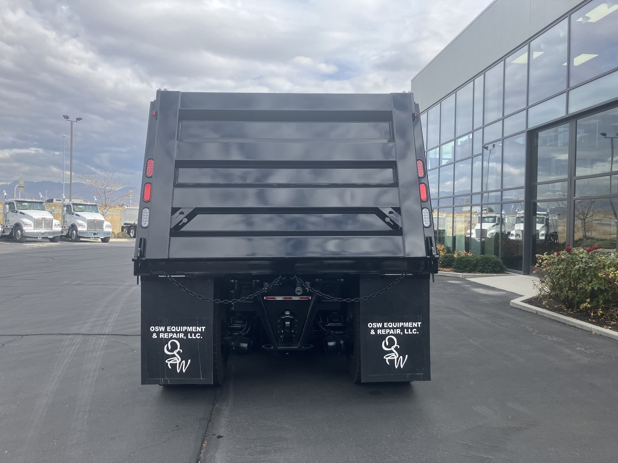 2026 Kenworth T880 - image 4 of 6