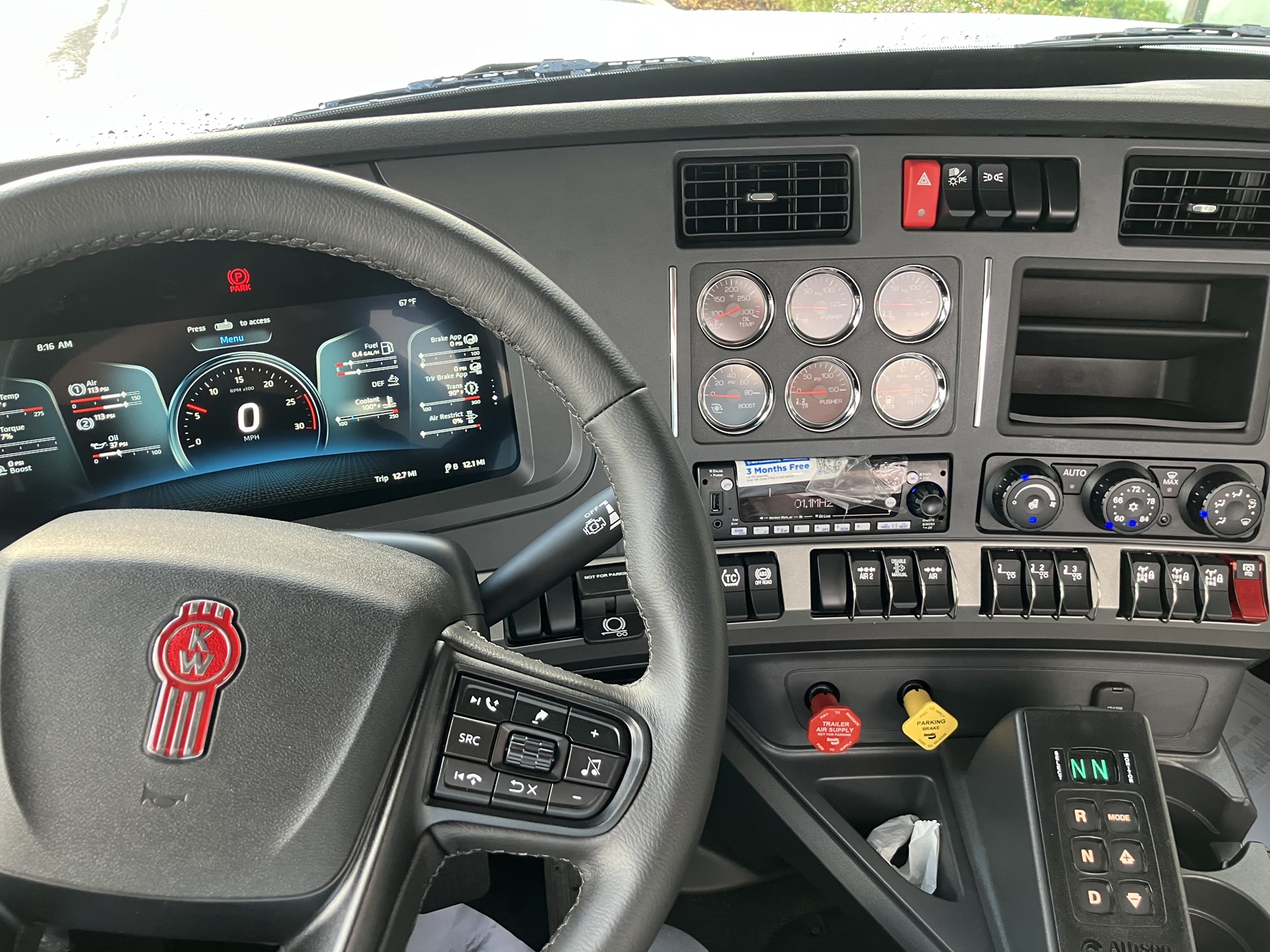 2026 Kenworth T880 - image 6 of 6