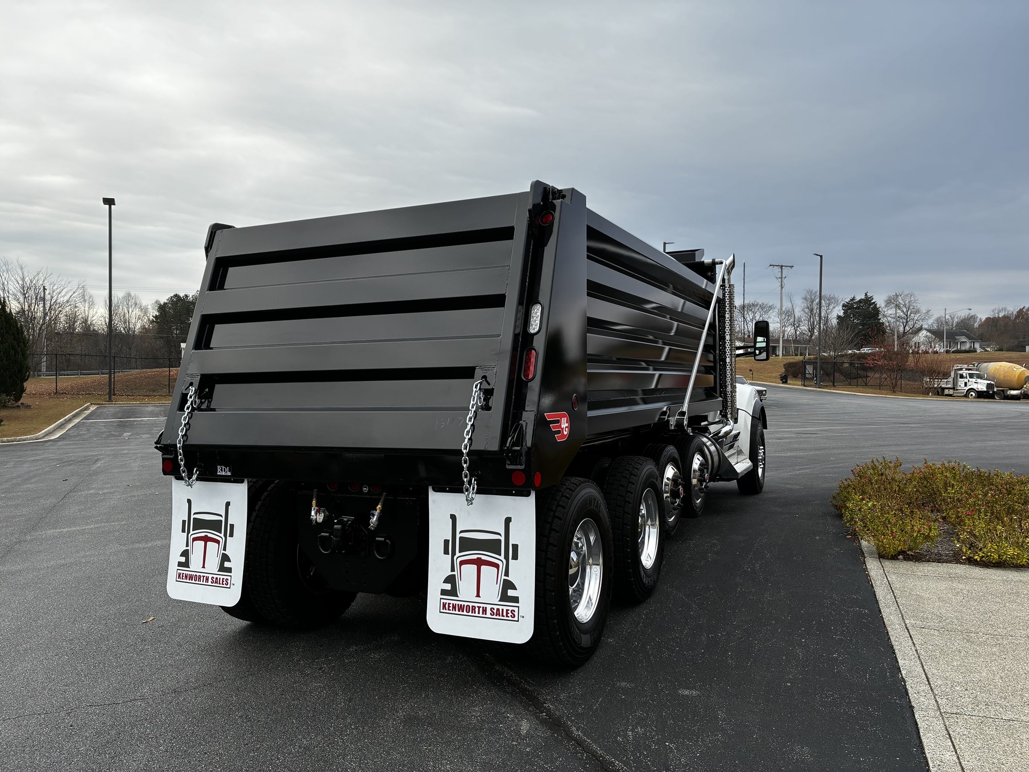 2026 Kenworth T880 - image 5 of 6