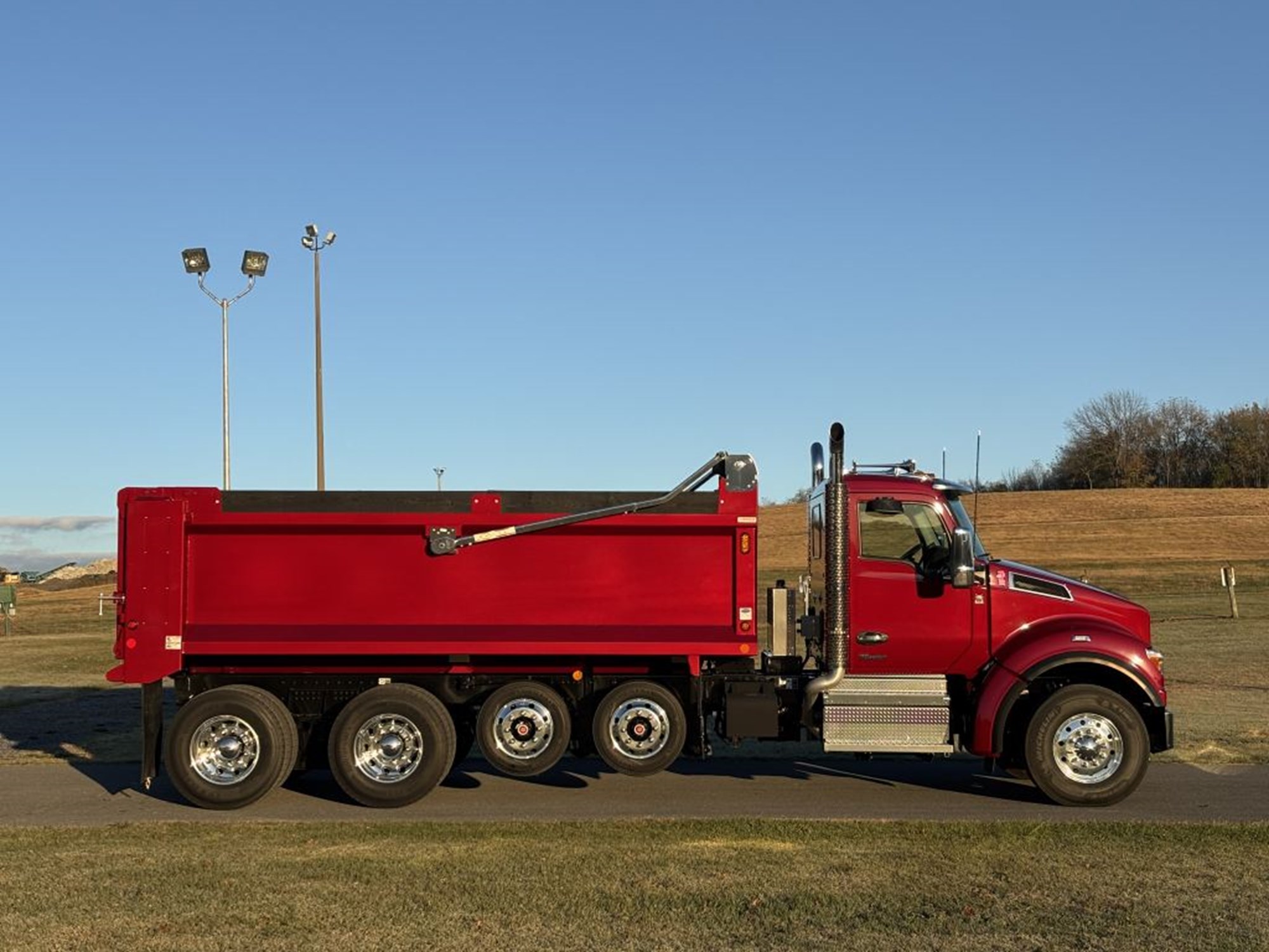 2026 Kenworth T880 2026 Kenworth T880 - image 4 of 6