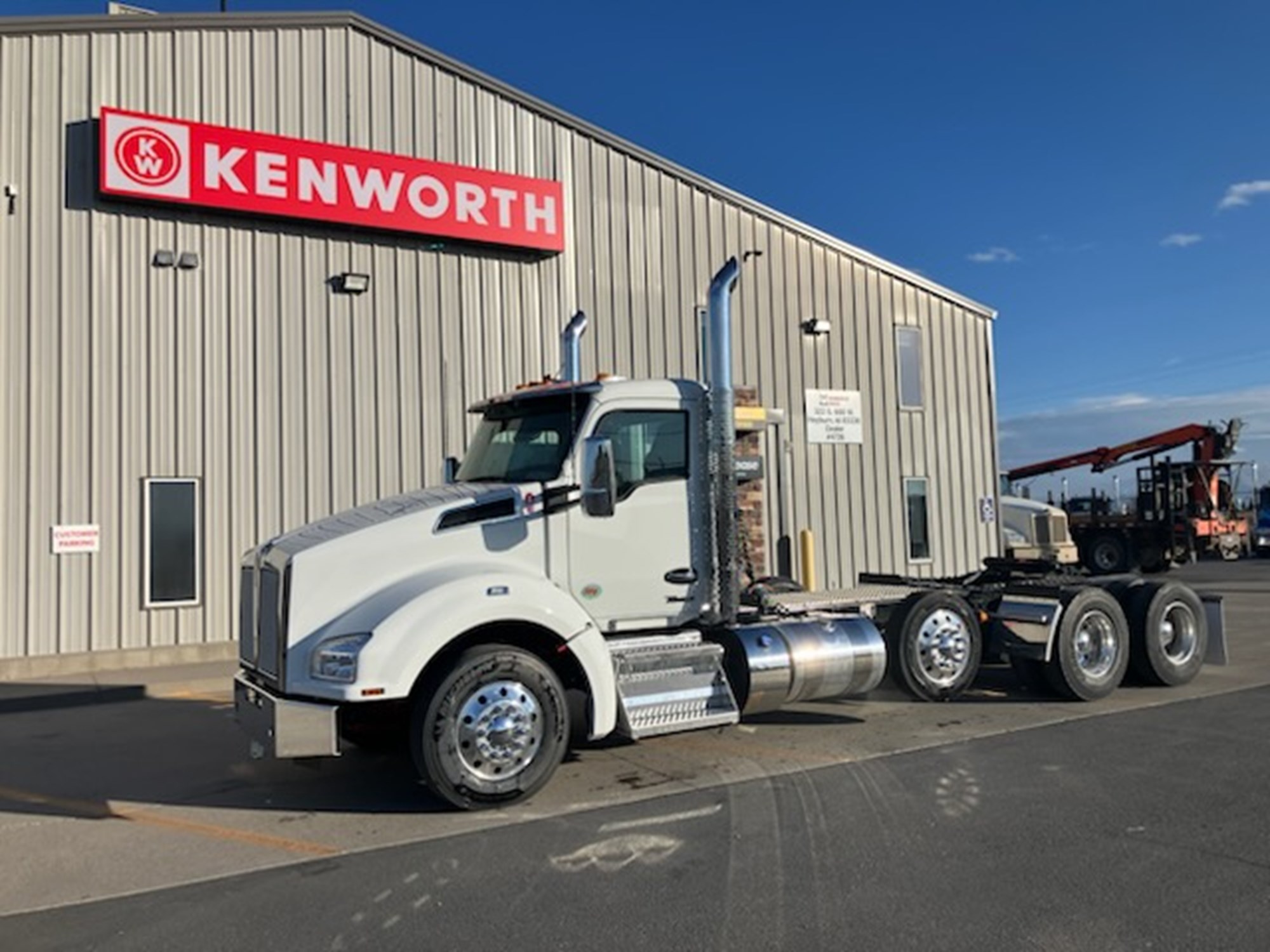 2026 Kenworth T880 - image 1 of 4