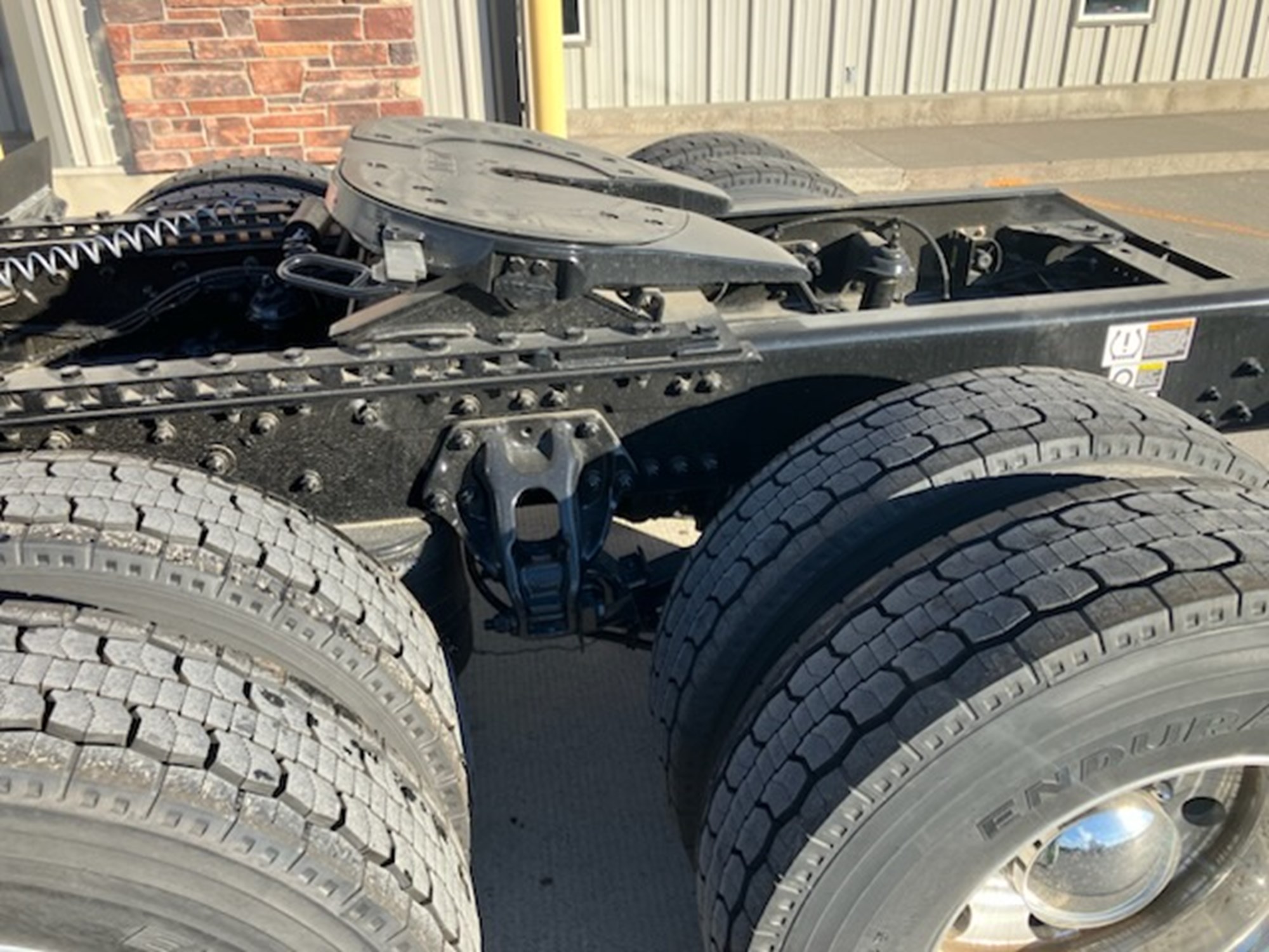 2026 Kenworth T880 - image 3 of 4