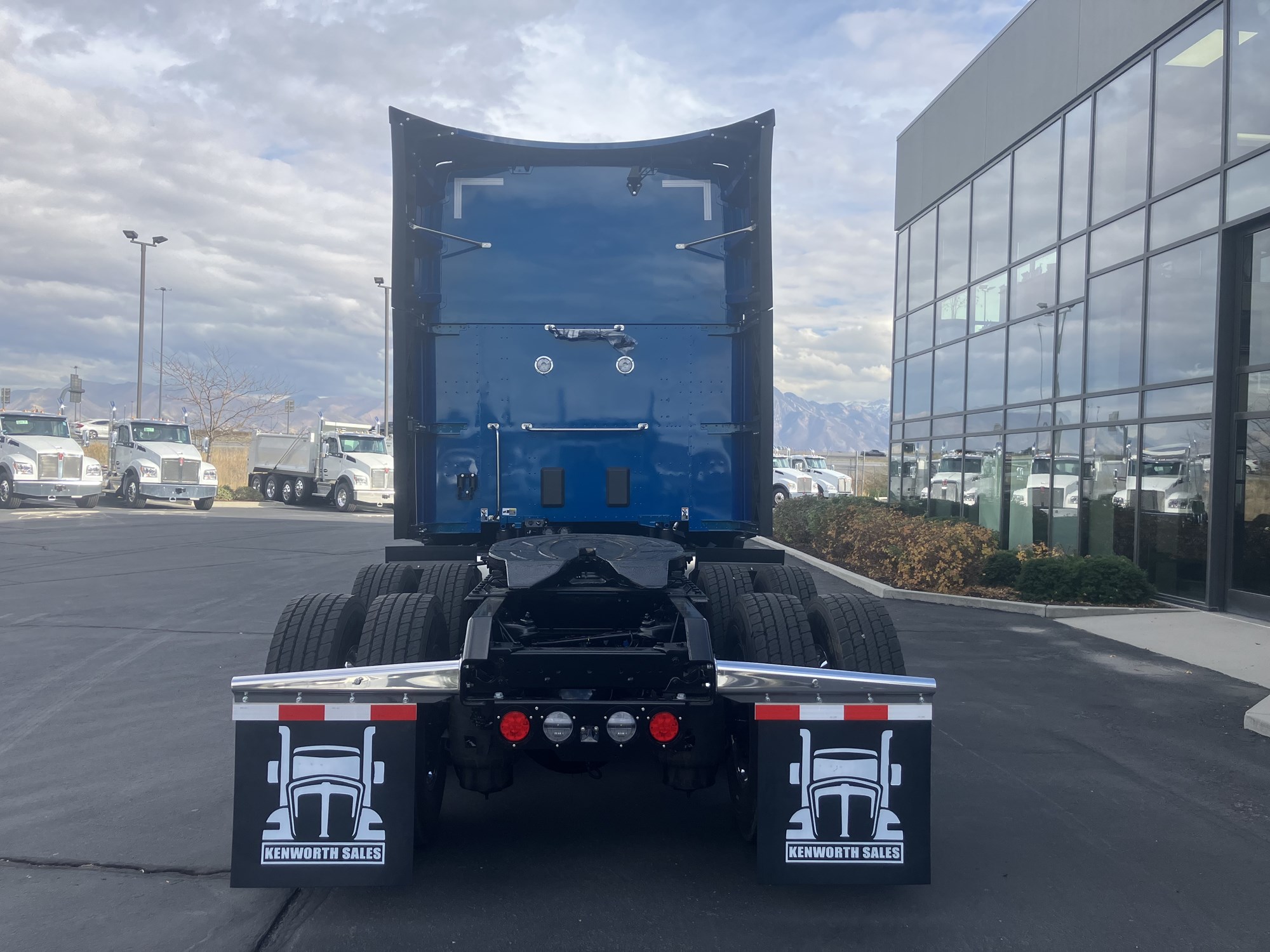 2026 Kenworth T680 Next Gen - image 4 of 6