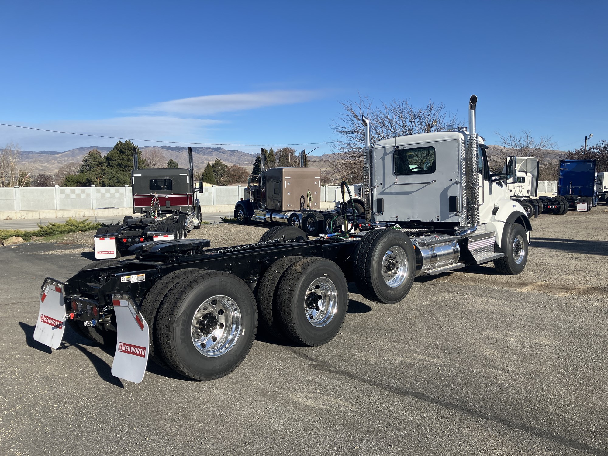 2026 Kenworth T880 2026 Kenworth T880 - image 5 of 6