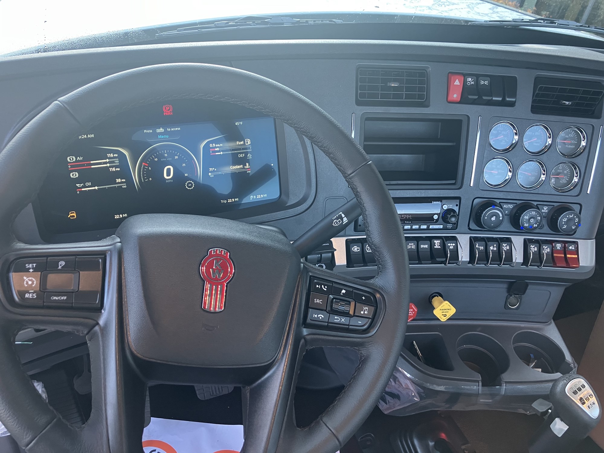 2026 Kenworth W990 - image 6 of 6