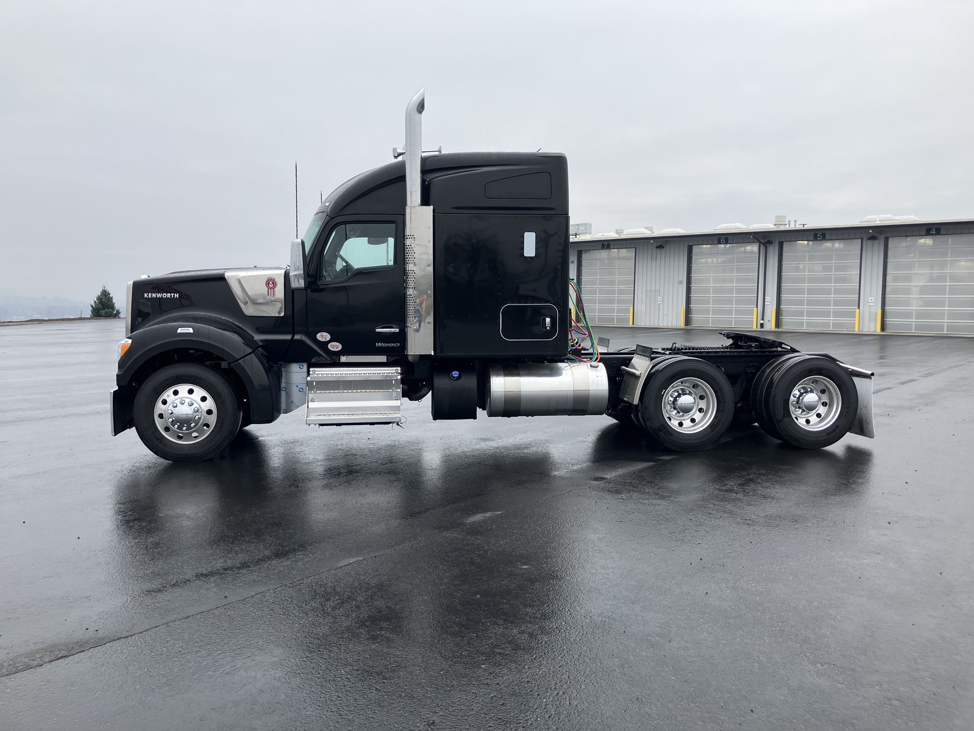 2026 Kenworth W990 - image 3 of 6