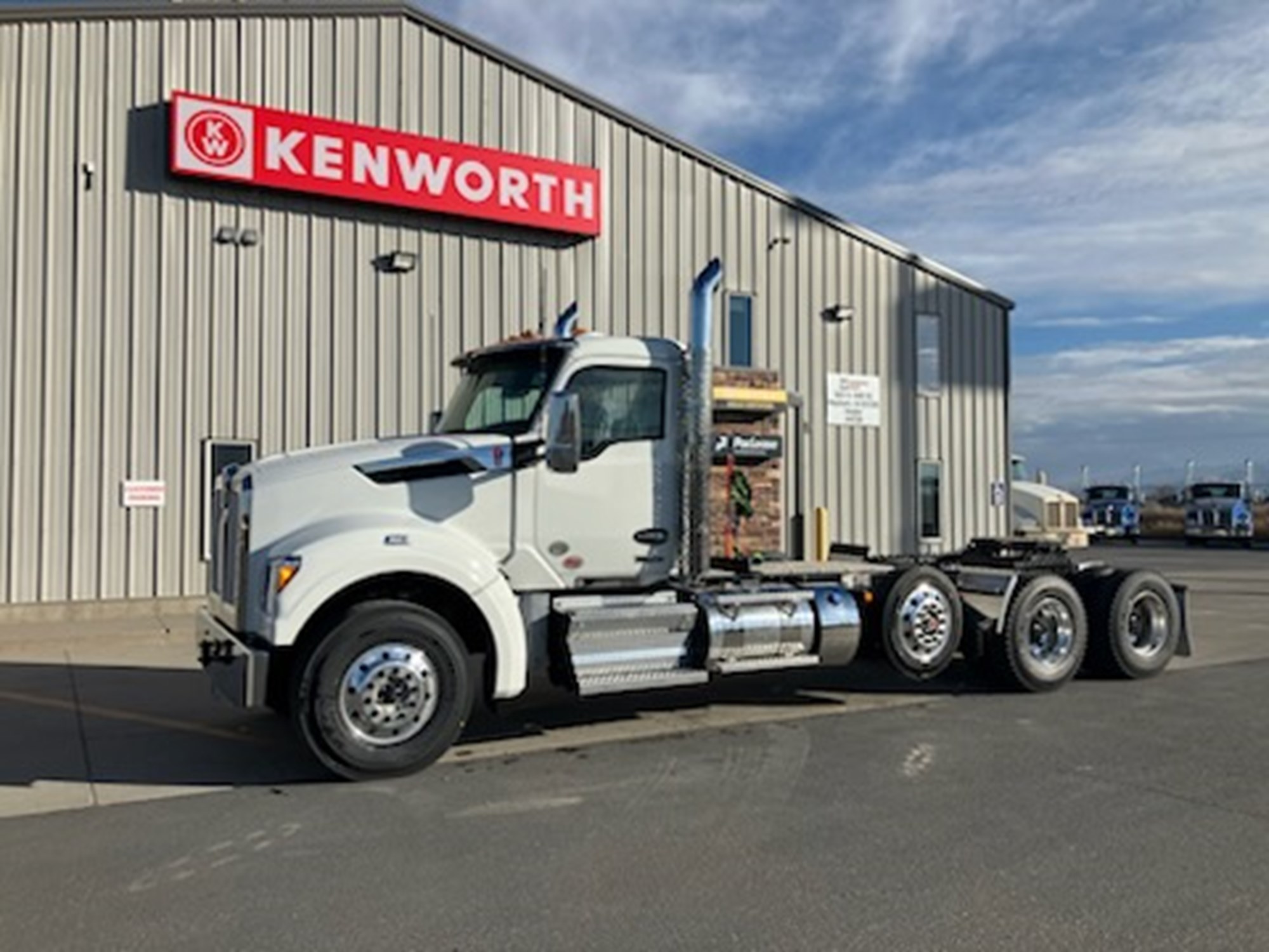 2026 Kenworth T880 - image 1 of 5
