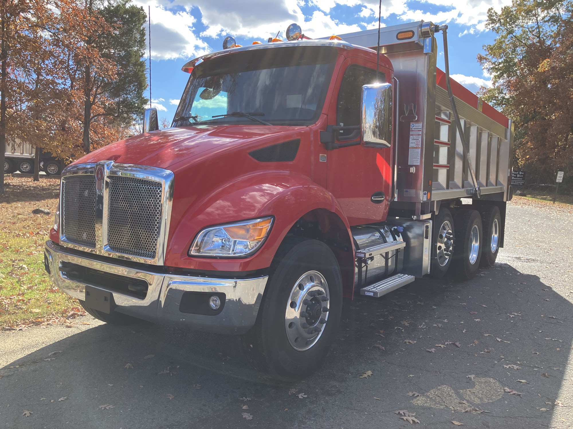 2026 Kenworth T480 2026 Kenworth T480 - image 2 of 6