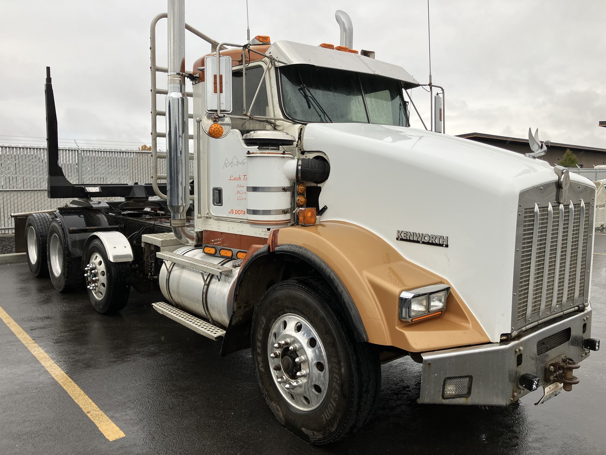 1999 Kenworth T800 XR822320U-02 1999 Kenworth T800 XR822320U-02