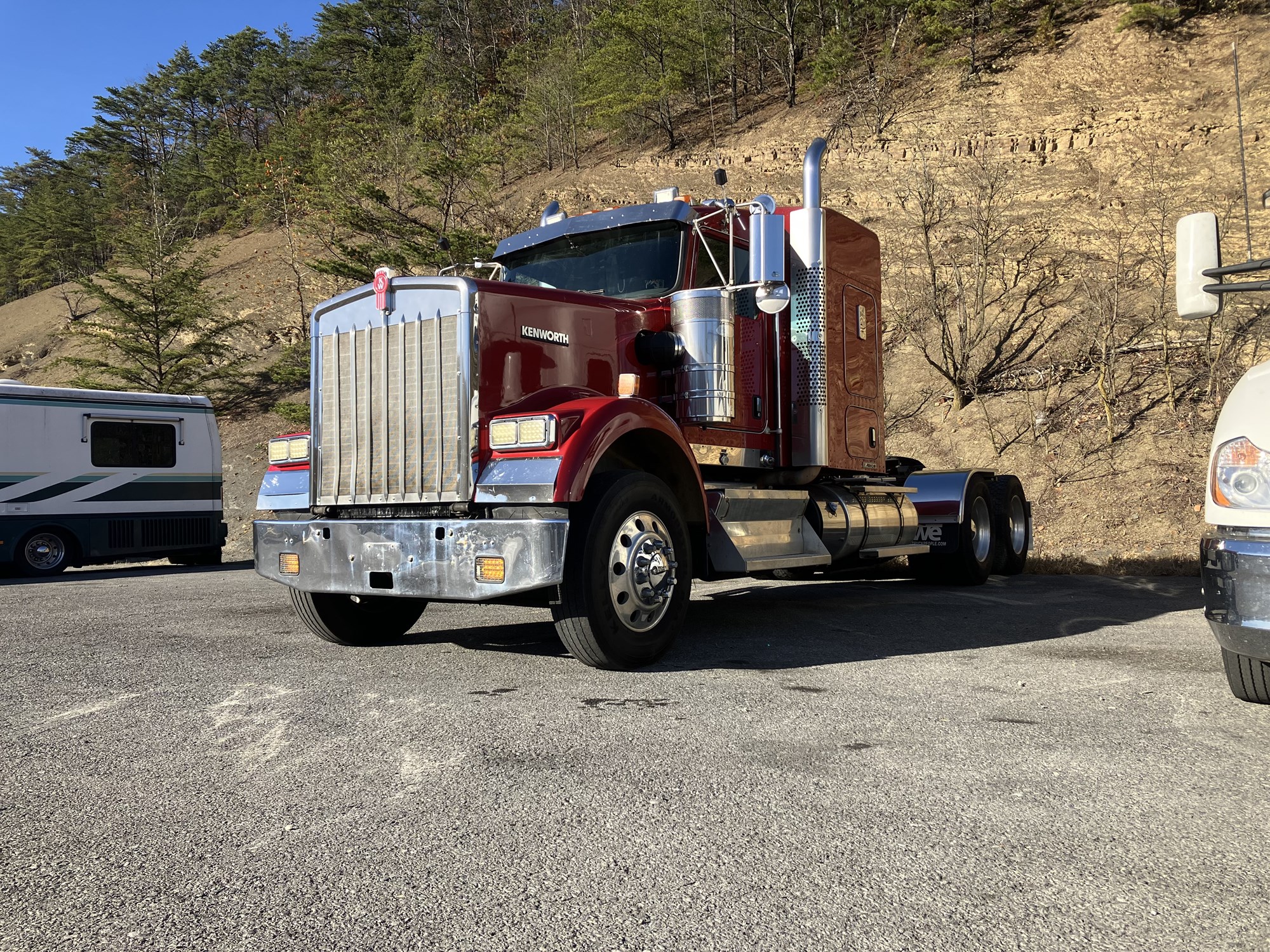 2014 Kenworth W900 2014 Kenworth W900 - image 2 of 6