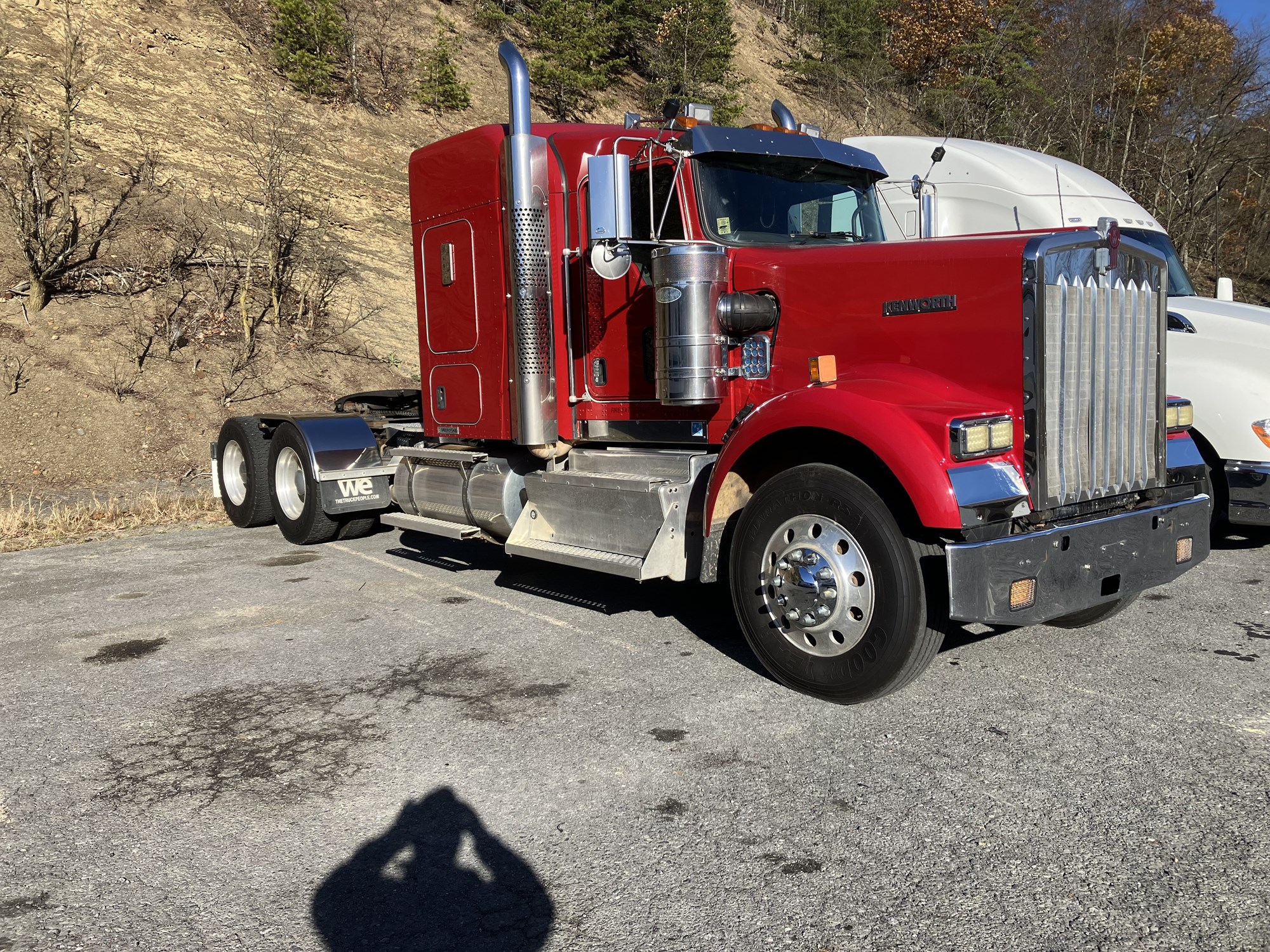 2014 Kenworth W900 2014 Kenworth W900 - image 4 of 6