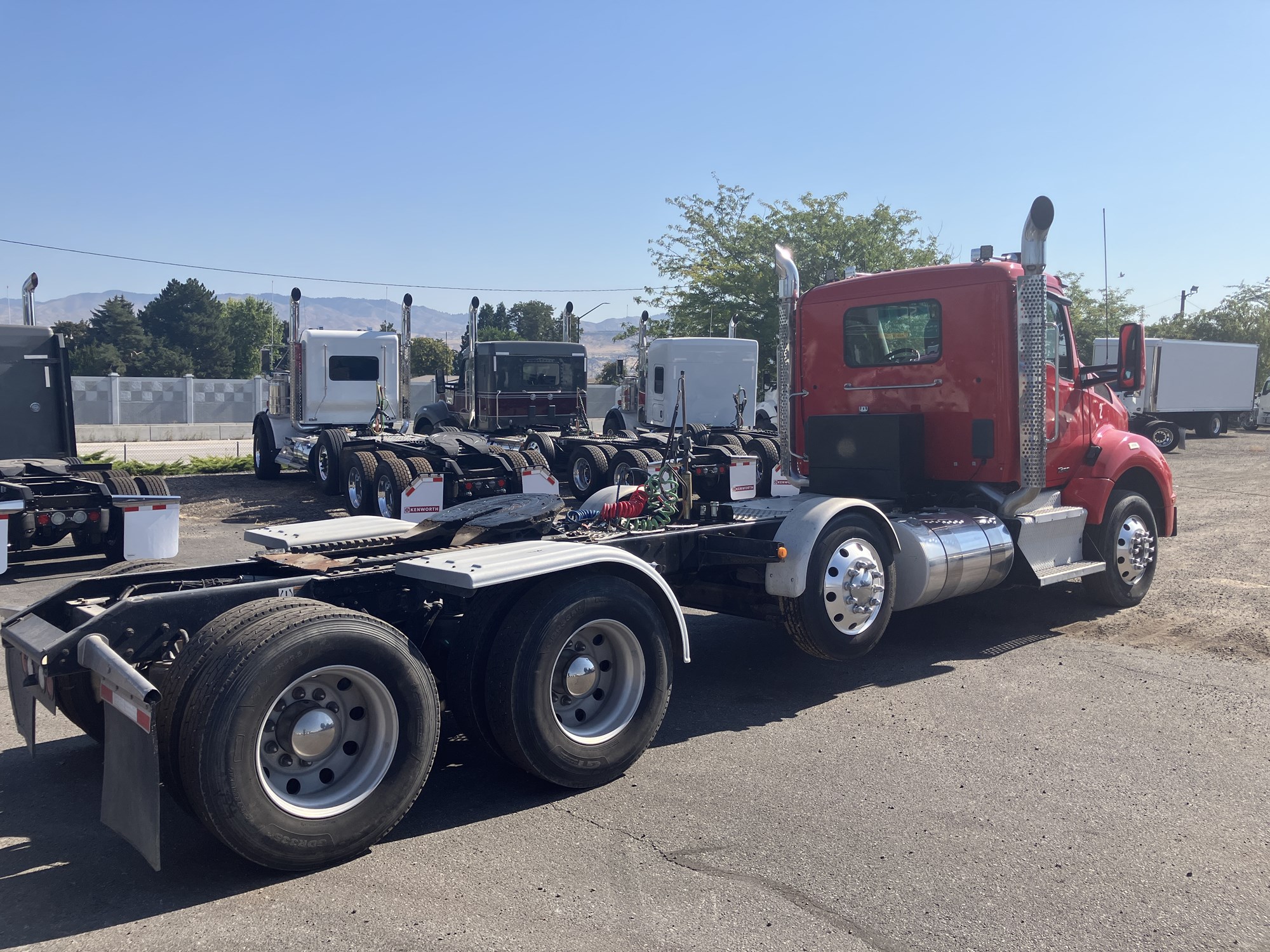 2016 Kenworth T880 2016 Kenworth T880 - image 5 of 6
