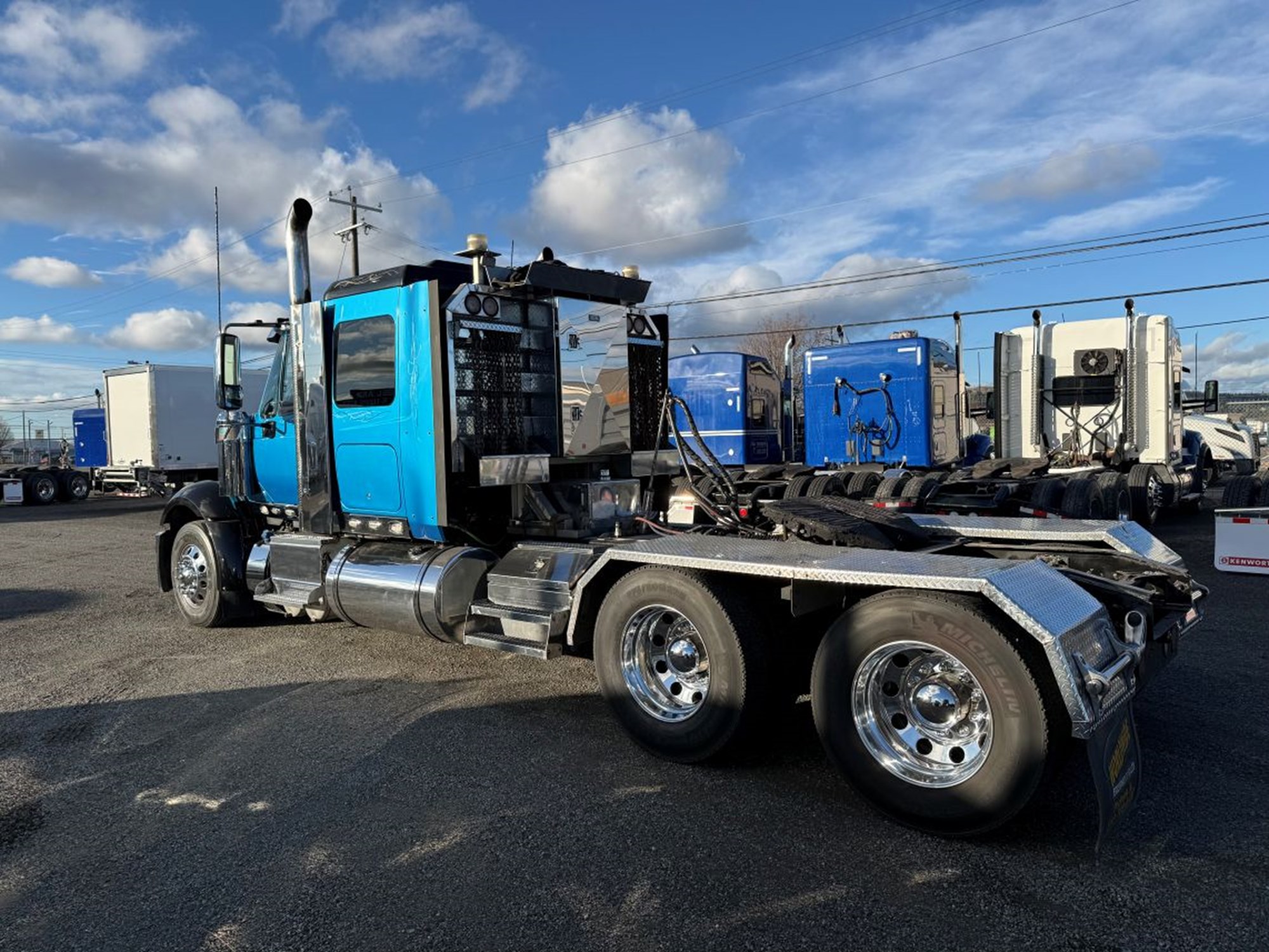 2016 International Lonestar - image 3 of 6