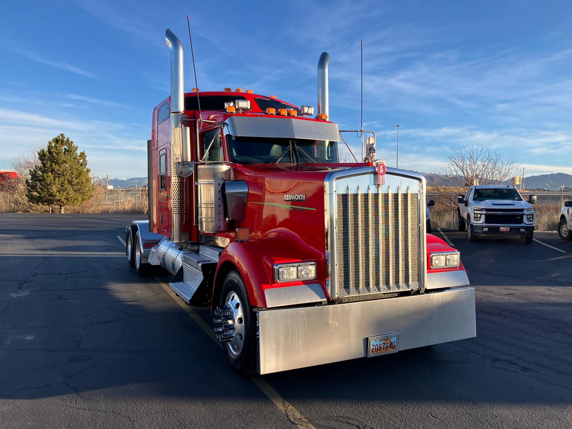 2018 Kenworth W900L 2018 Kenworth W900L - image 3 of 6