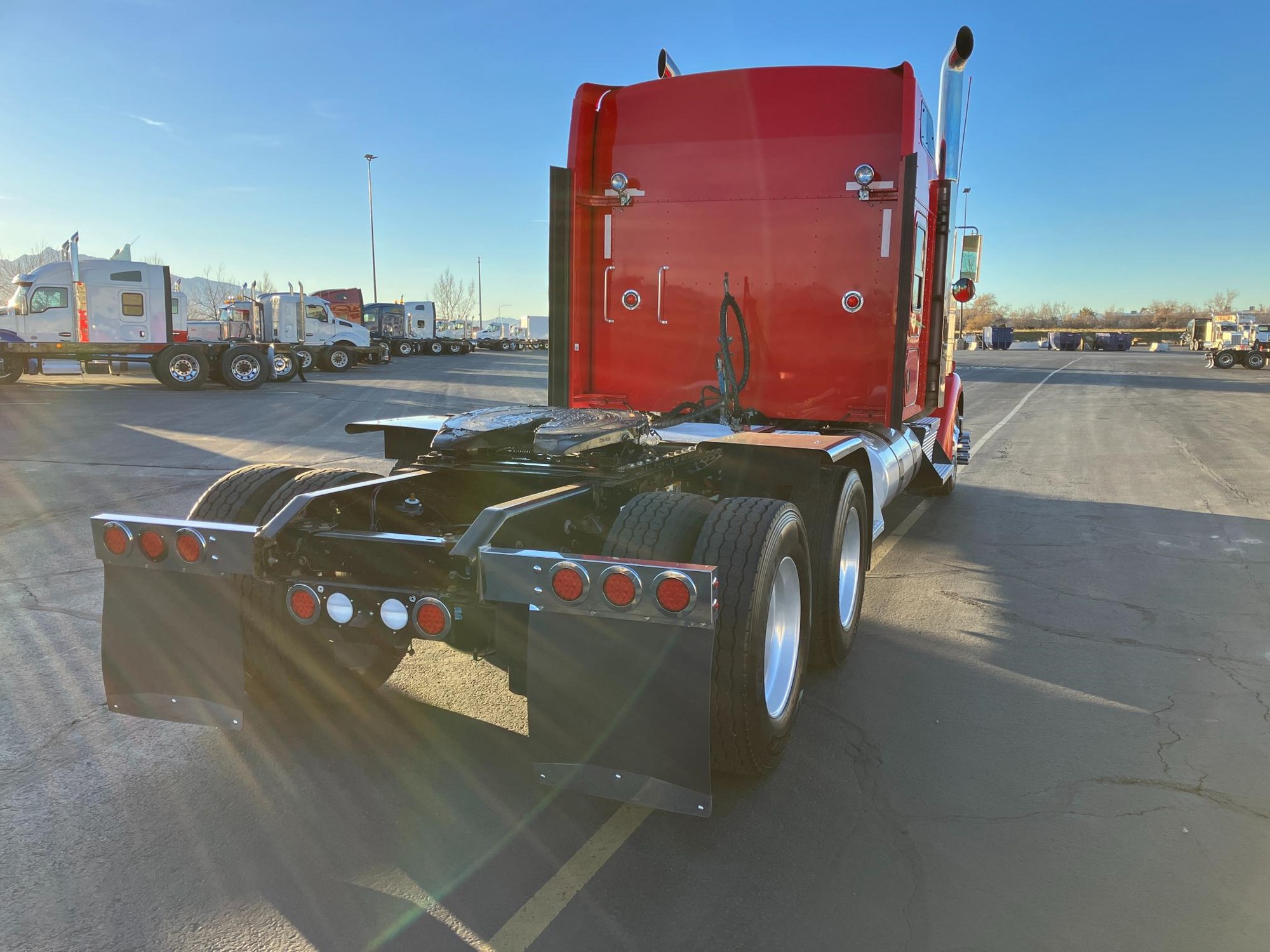 2018 Kenworth W900L 2018 Kenworth W900L - image 5 of 6