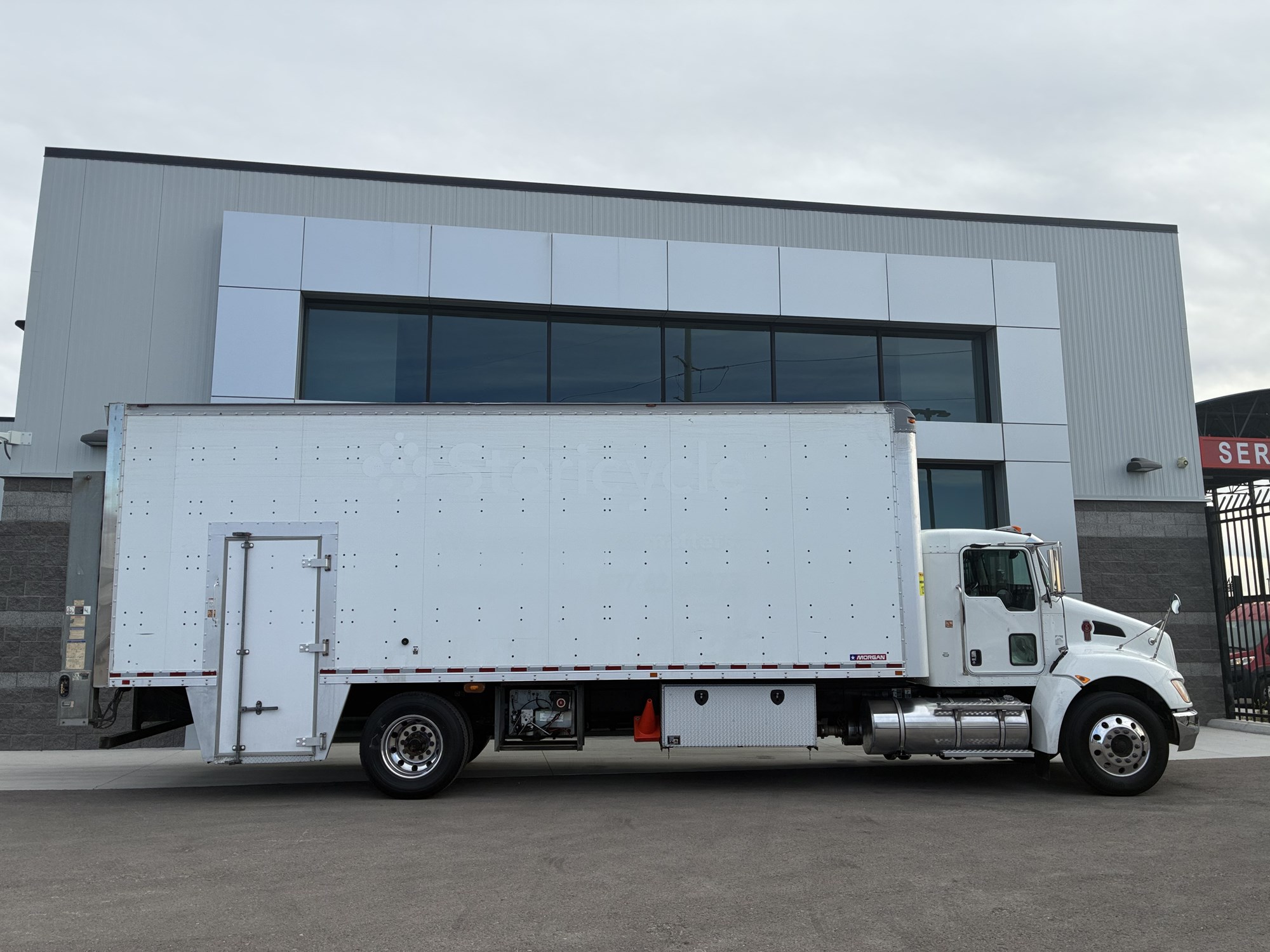 2018 Kenworth T270 2018 Kenworth T270 - image 2 of 6