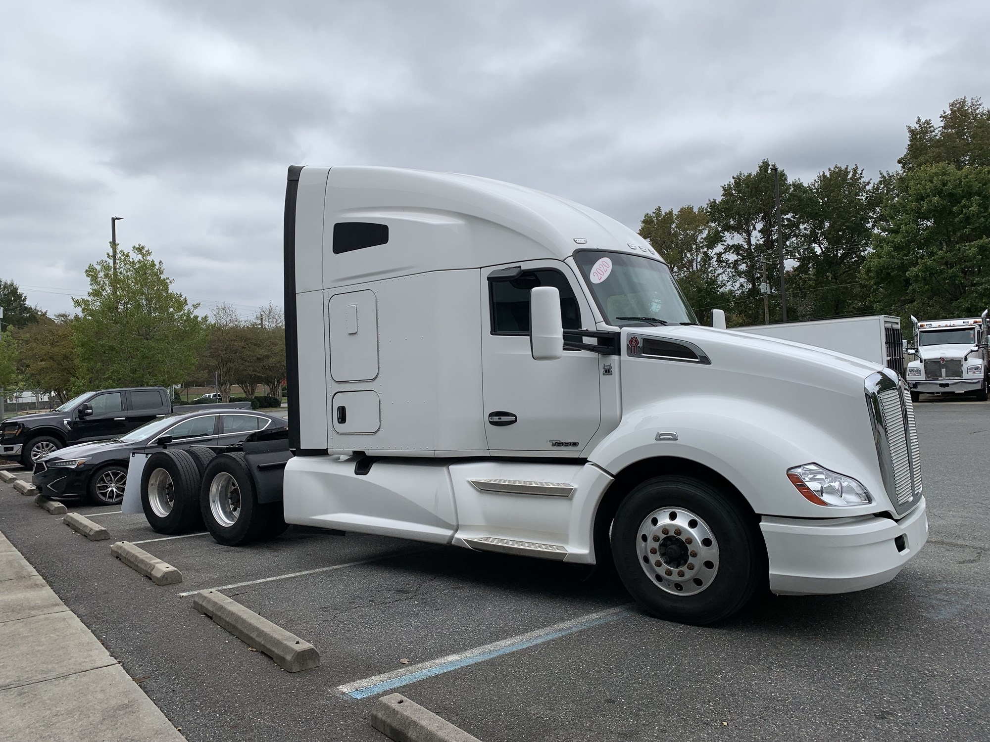 2020 Kenworth T680 2020 Kenworth T680 - image 4 of 6