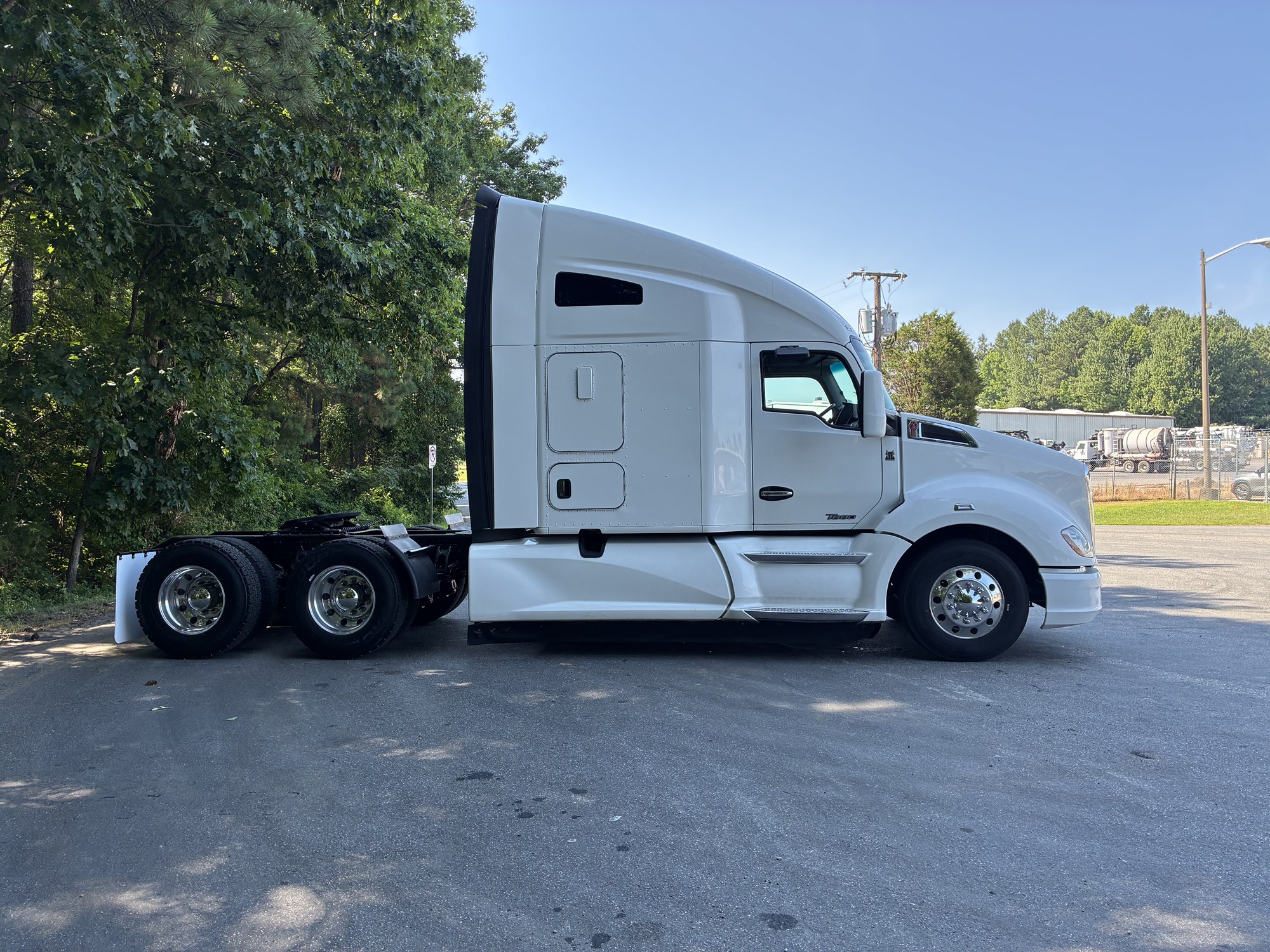 2020 Kenworth T680 LJ292819U-09 2020 Kenworth T680 LJ292819U-09