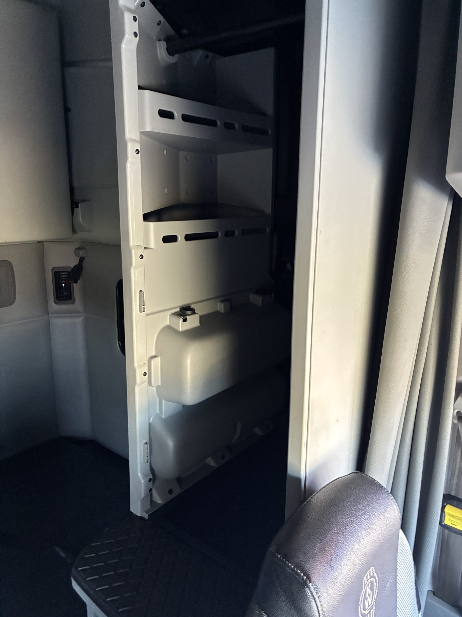 2020 Kenworth T680 LJ292819U-28 2020 Kenworth T680 LJ292819U-28