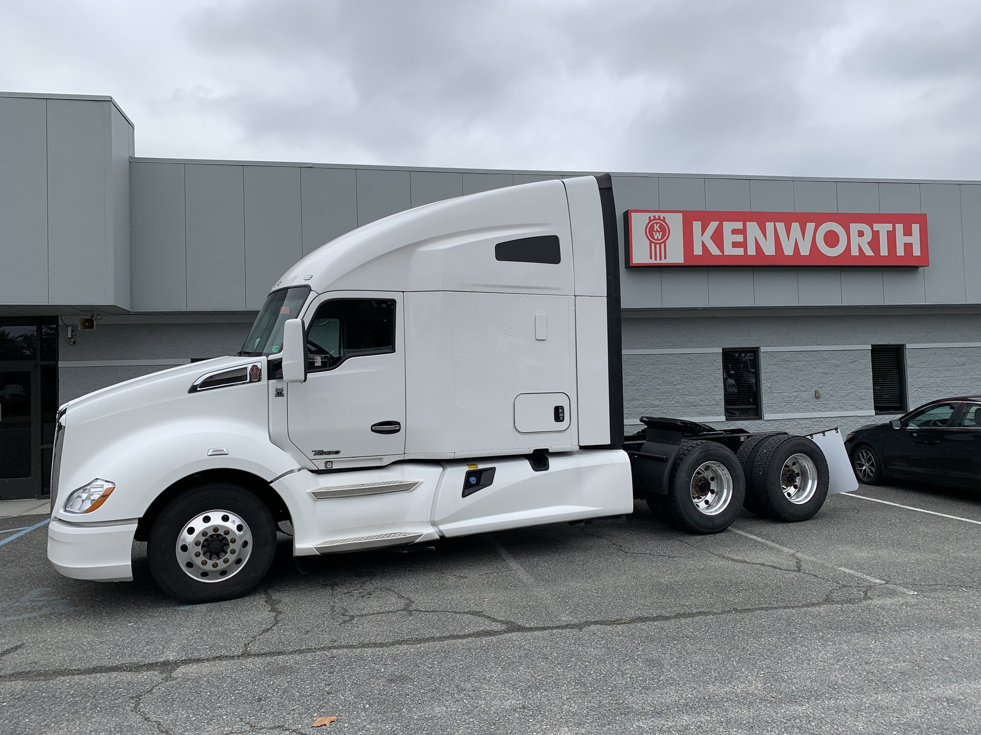 2020 Kenworth T680 LJ292819U-34 2020 Kenworth T680 LJ292819U-34