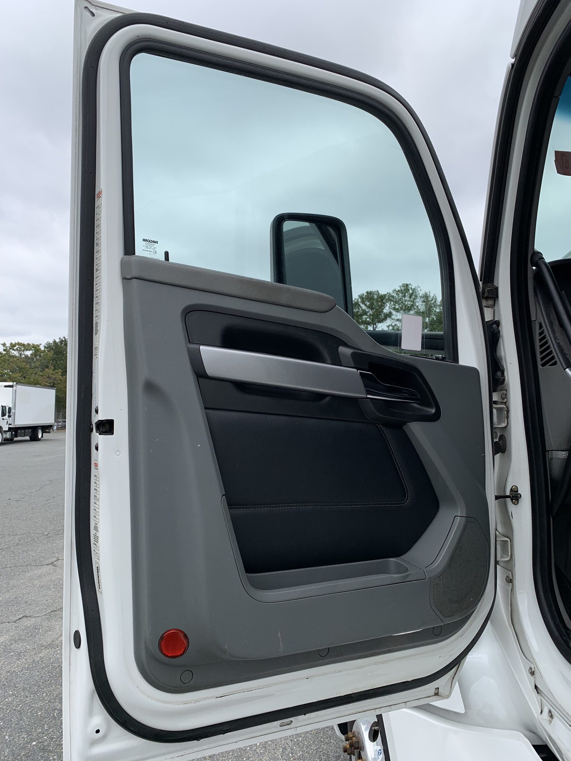 2020 Kenworth T680 LJ292819U-39 2020 Kenworth T680 LJ292819U-39