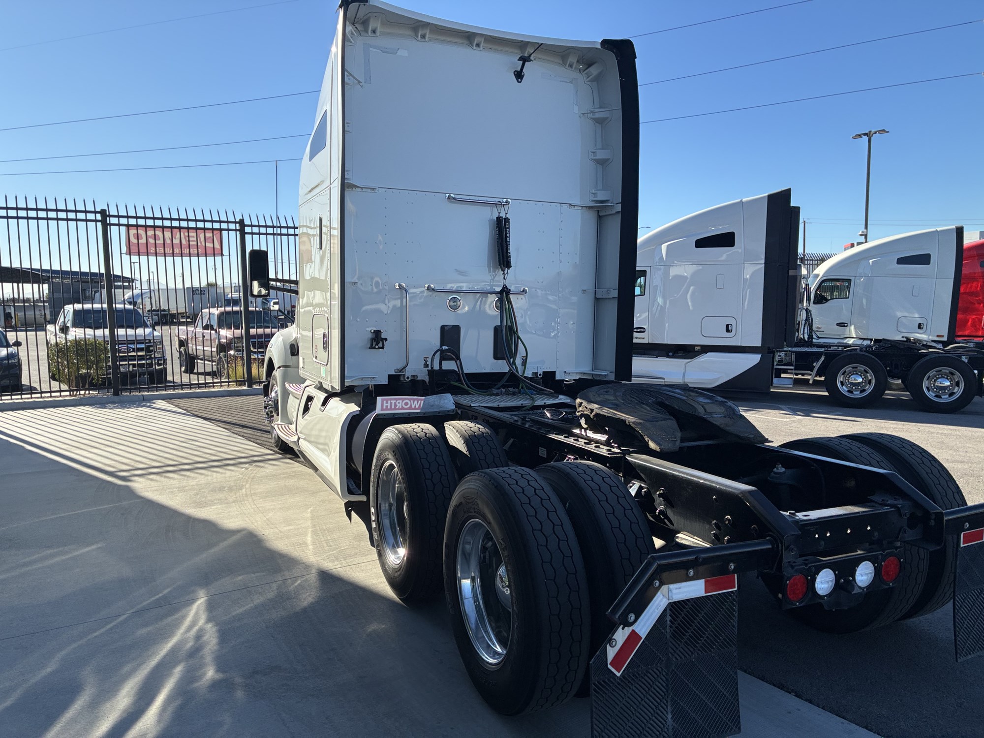 2020 Kenworth T680 2020 Kenworth T680 - image 5 of 6