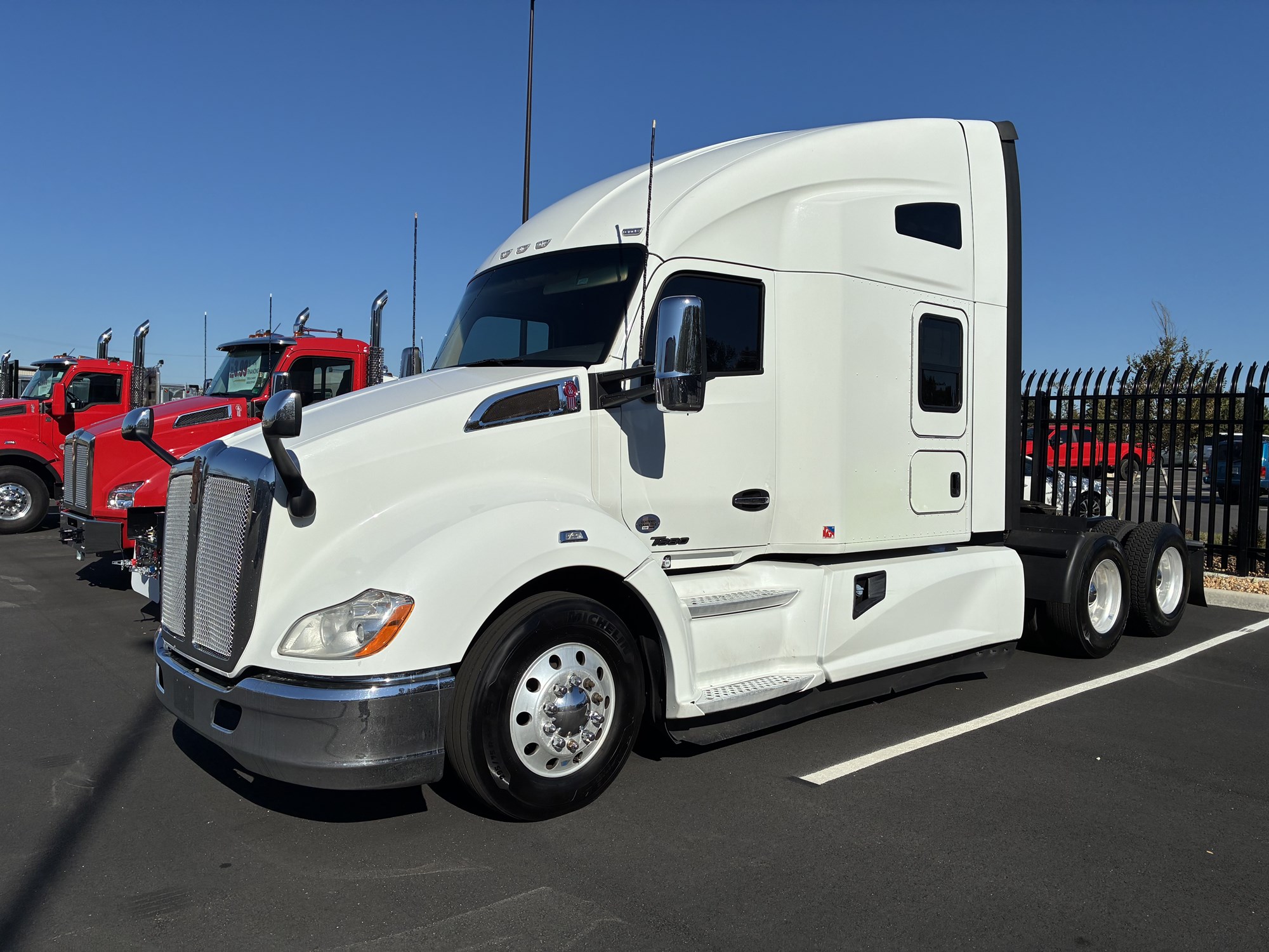 2020 Kenworth T680 - image 1 of 6