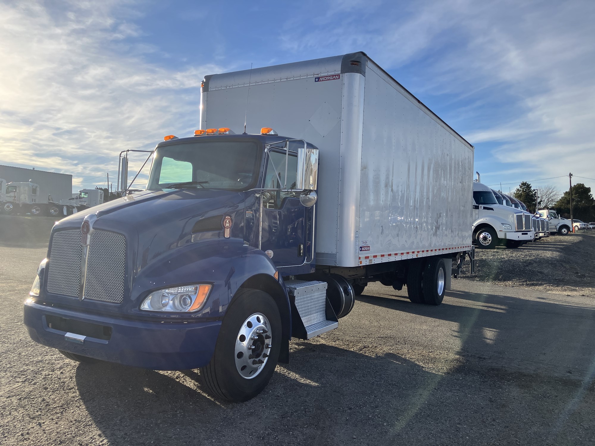 2020 Kenworth T270 2020 Kenworth T270 - image 1 of 6