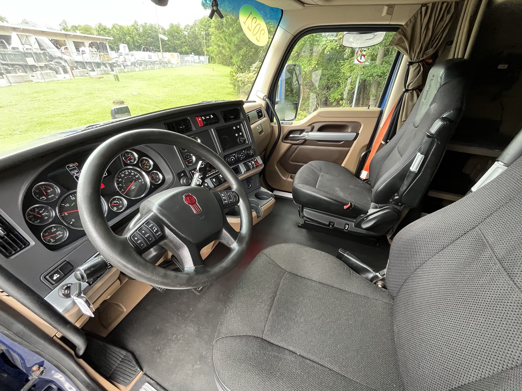 2021 Kenworth T680 MJ460420U-25 2021 Kenworth T680 MJ460420U-25