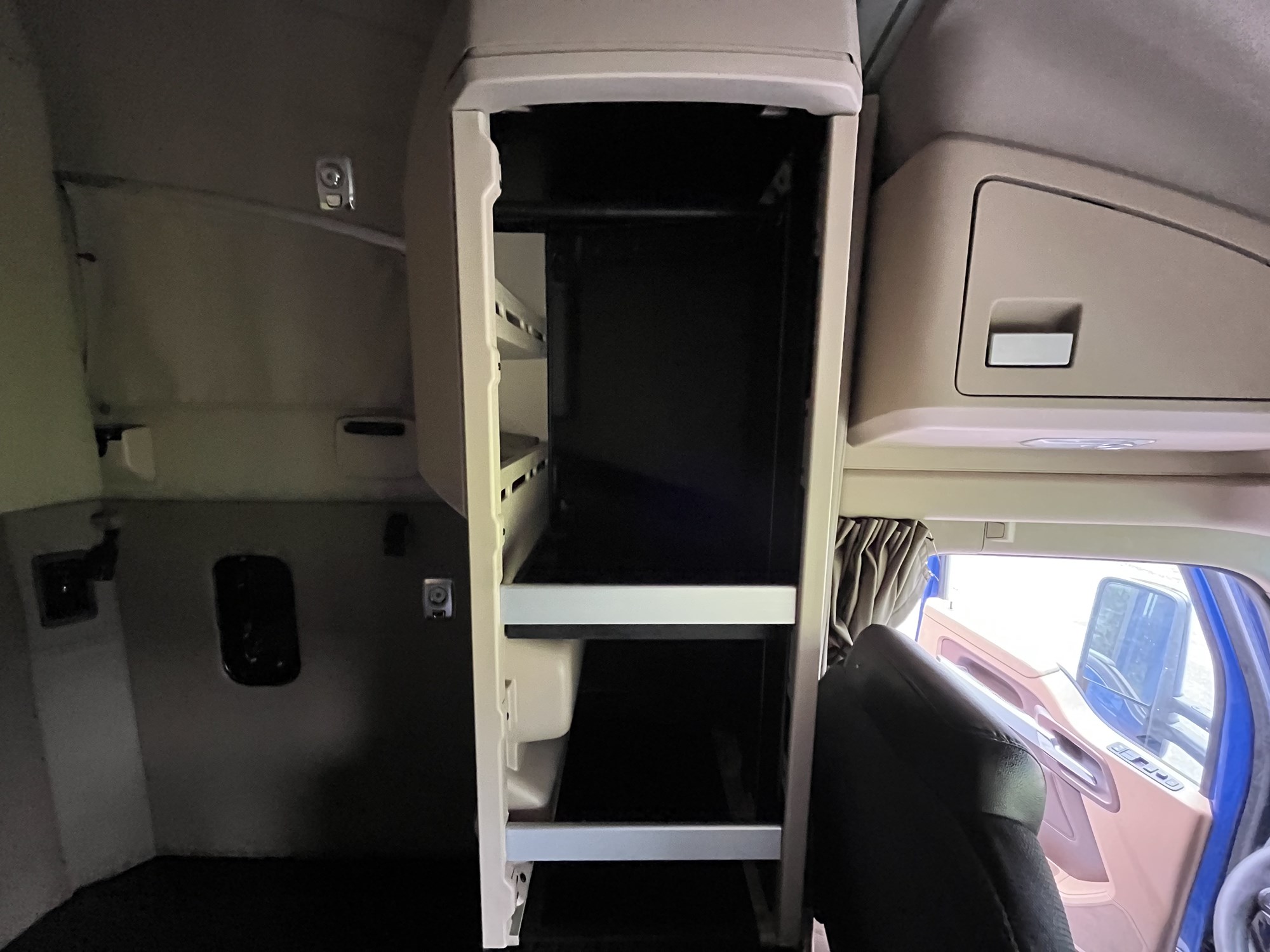 2021 Kenworth T680 MJ460420U-33 2021 Kenworth T680 MJ460420U-33