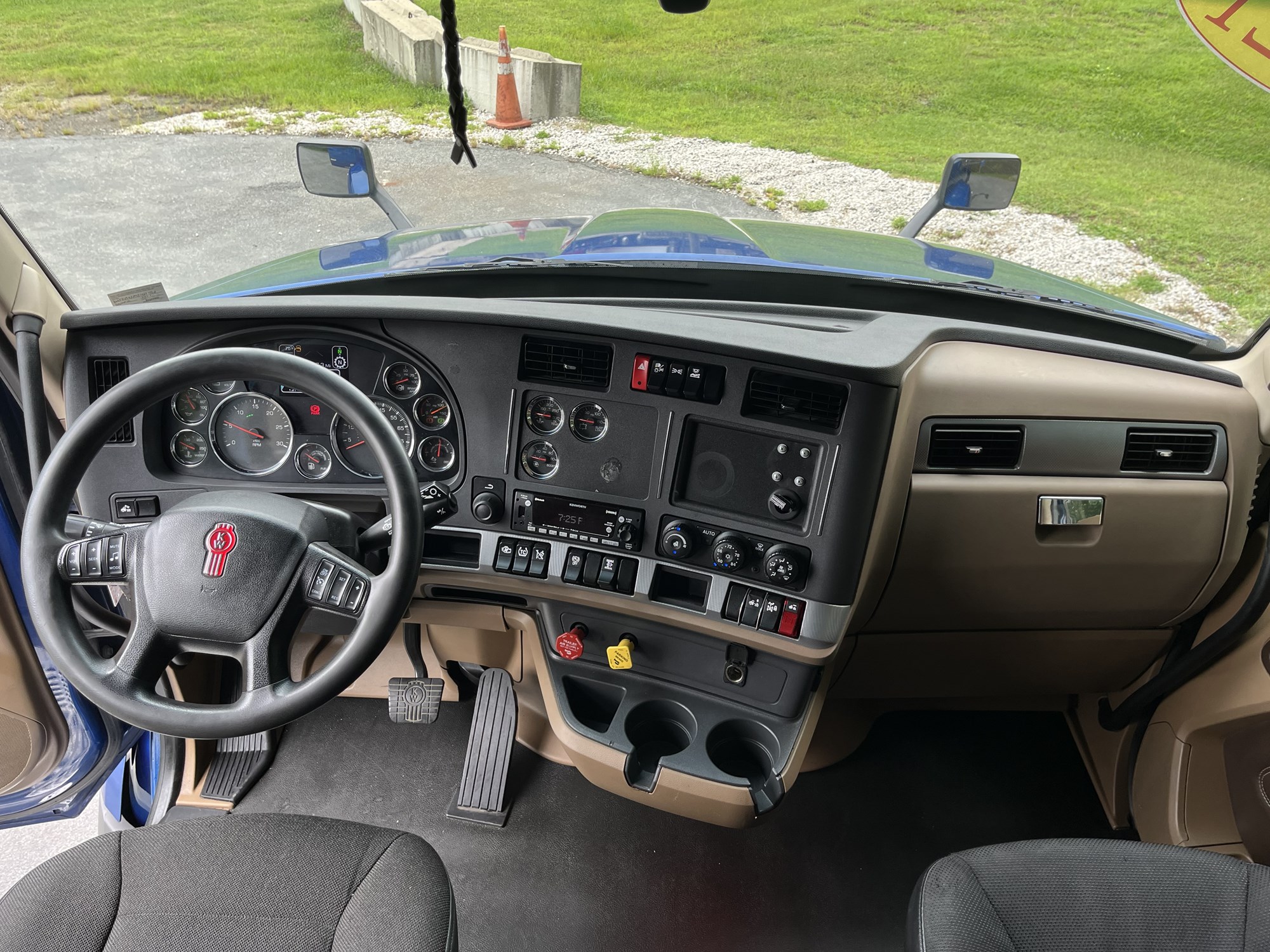 2021 Kenworth T680 MJ460420U-36 2021 Kenworth T680 MJ460420U-36