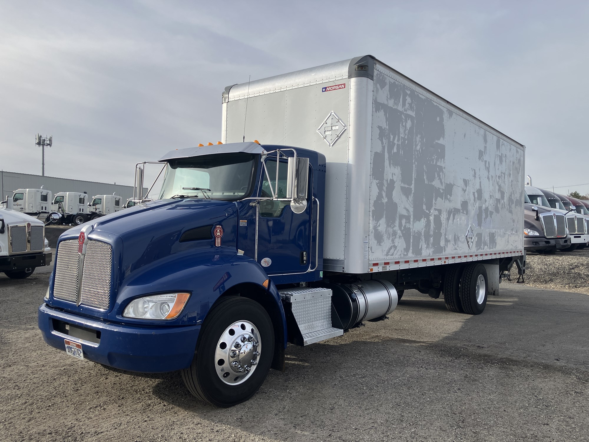 2021 Kenworth T270 - image 1 of 6