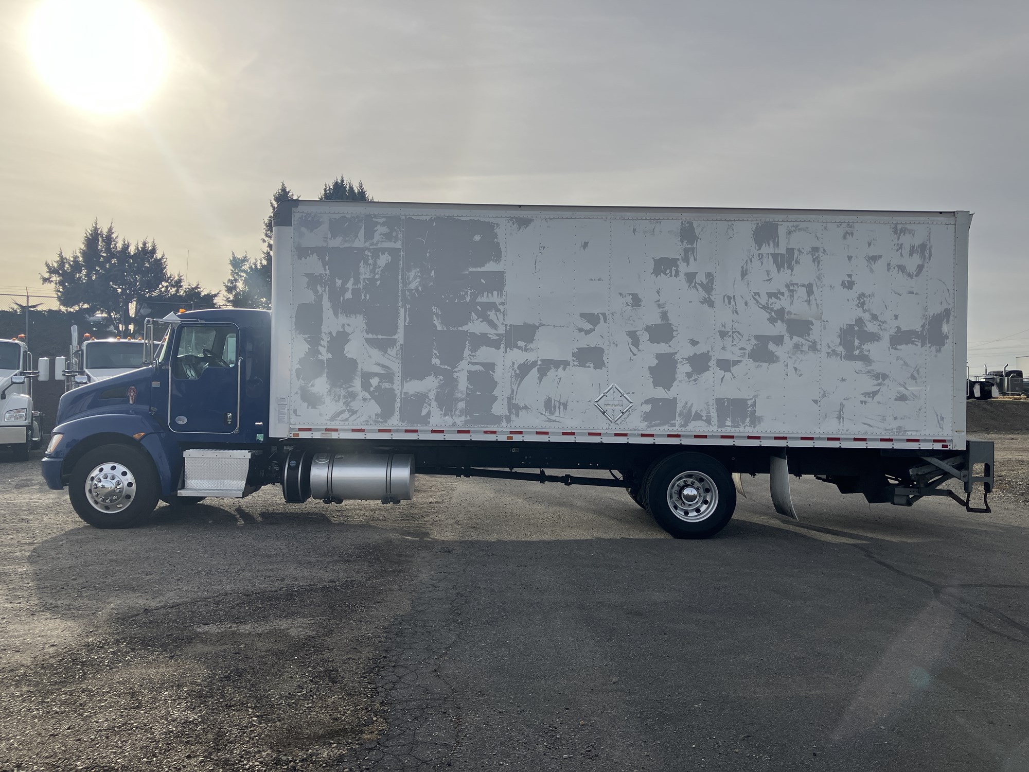 2021 Kenworth T270 - image 2 of 6