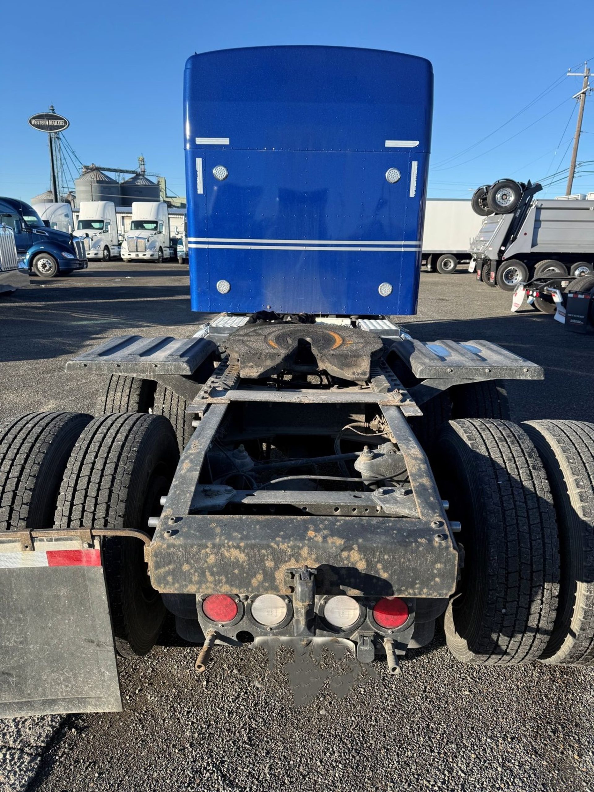 2021 Kenworth W900 - image 4 of 6