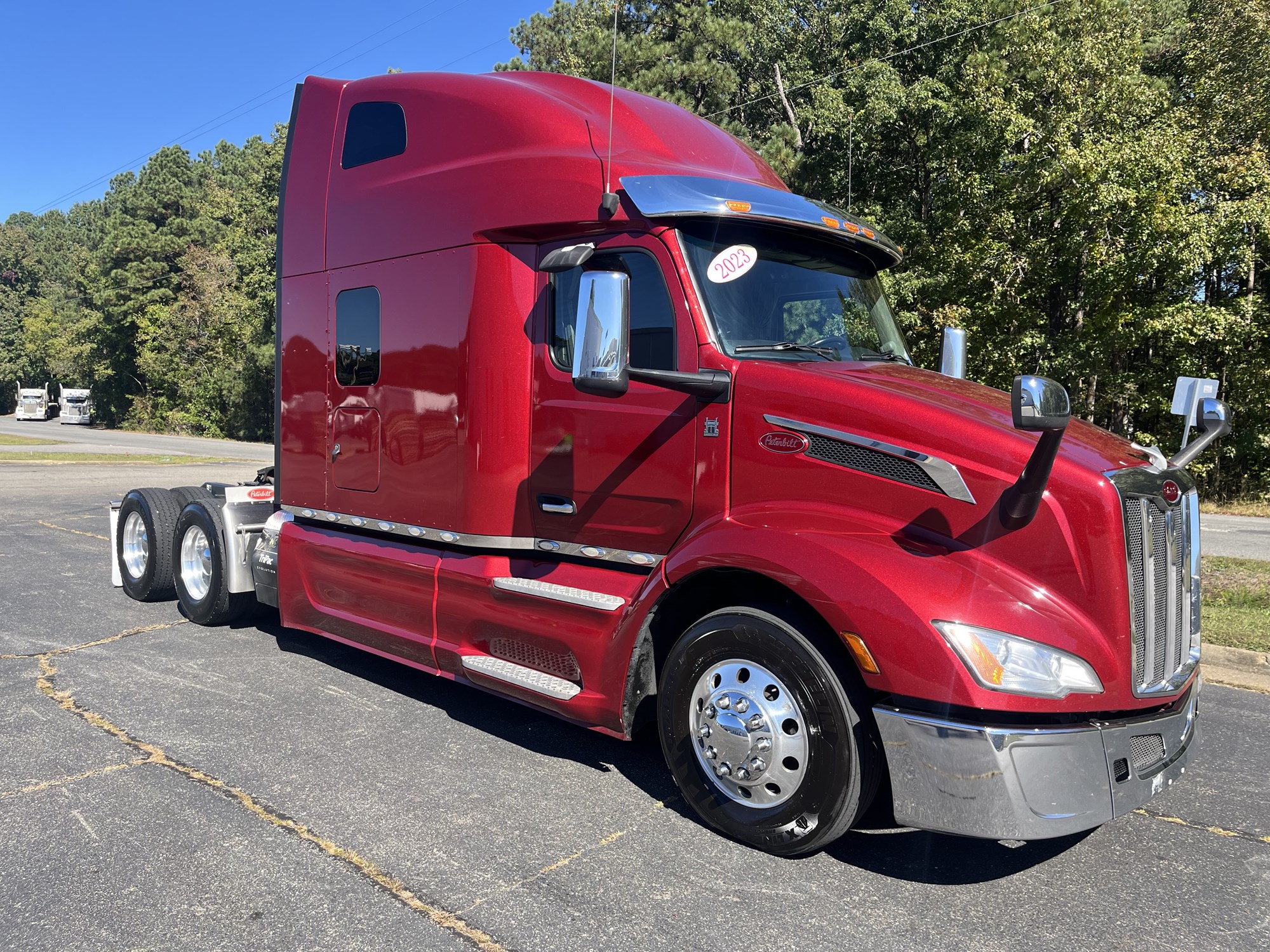 2023 Peterbilt 579 2023 Peterbilt 579 - image 2 of 6