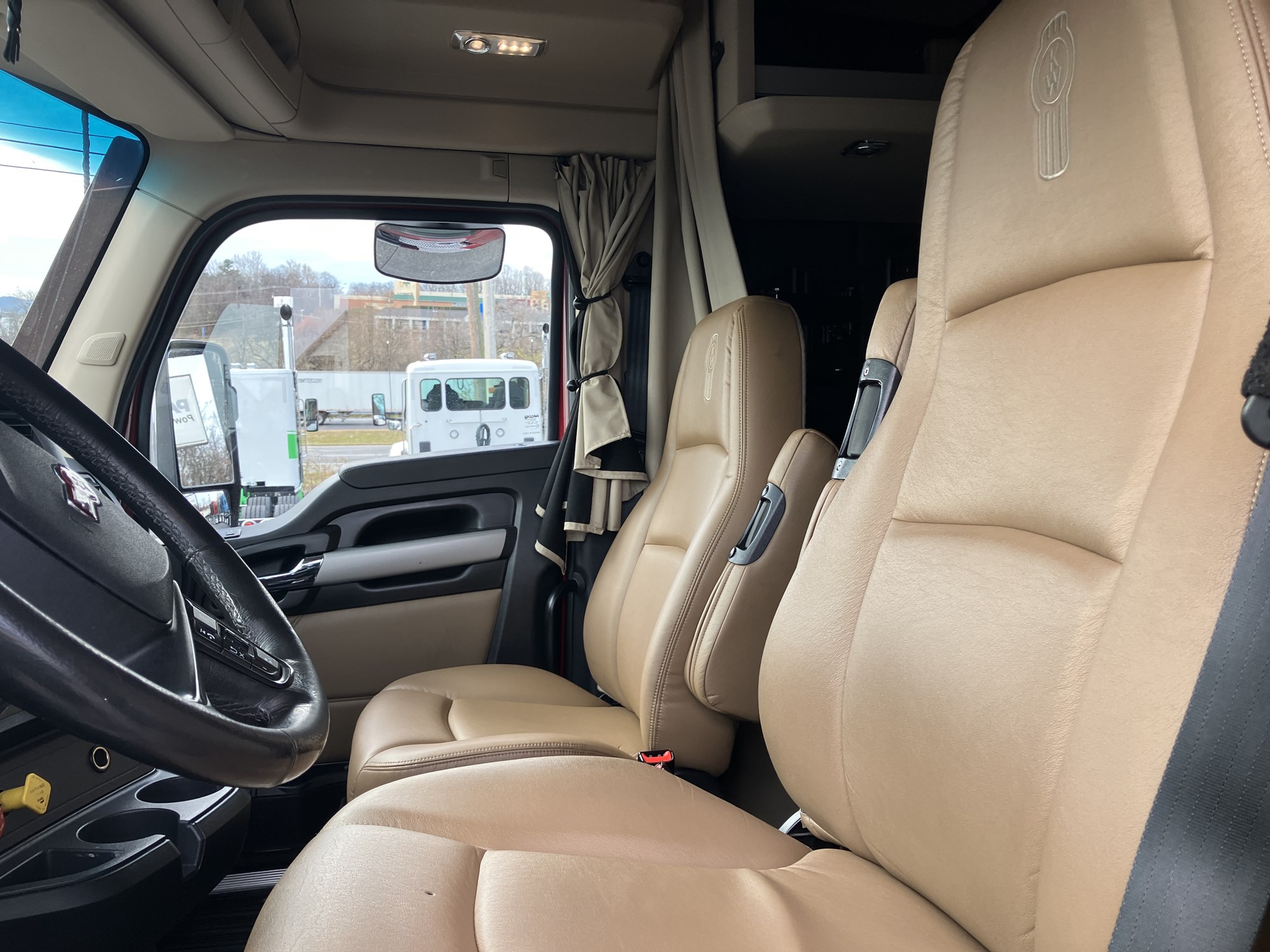 2023 Kenworth T680 Next Gen PJ240832U-10 2023 Kenworth T680 Next Gen PJ240832U-10