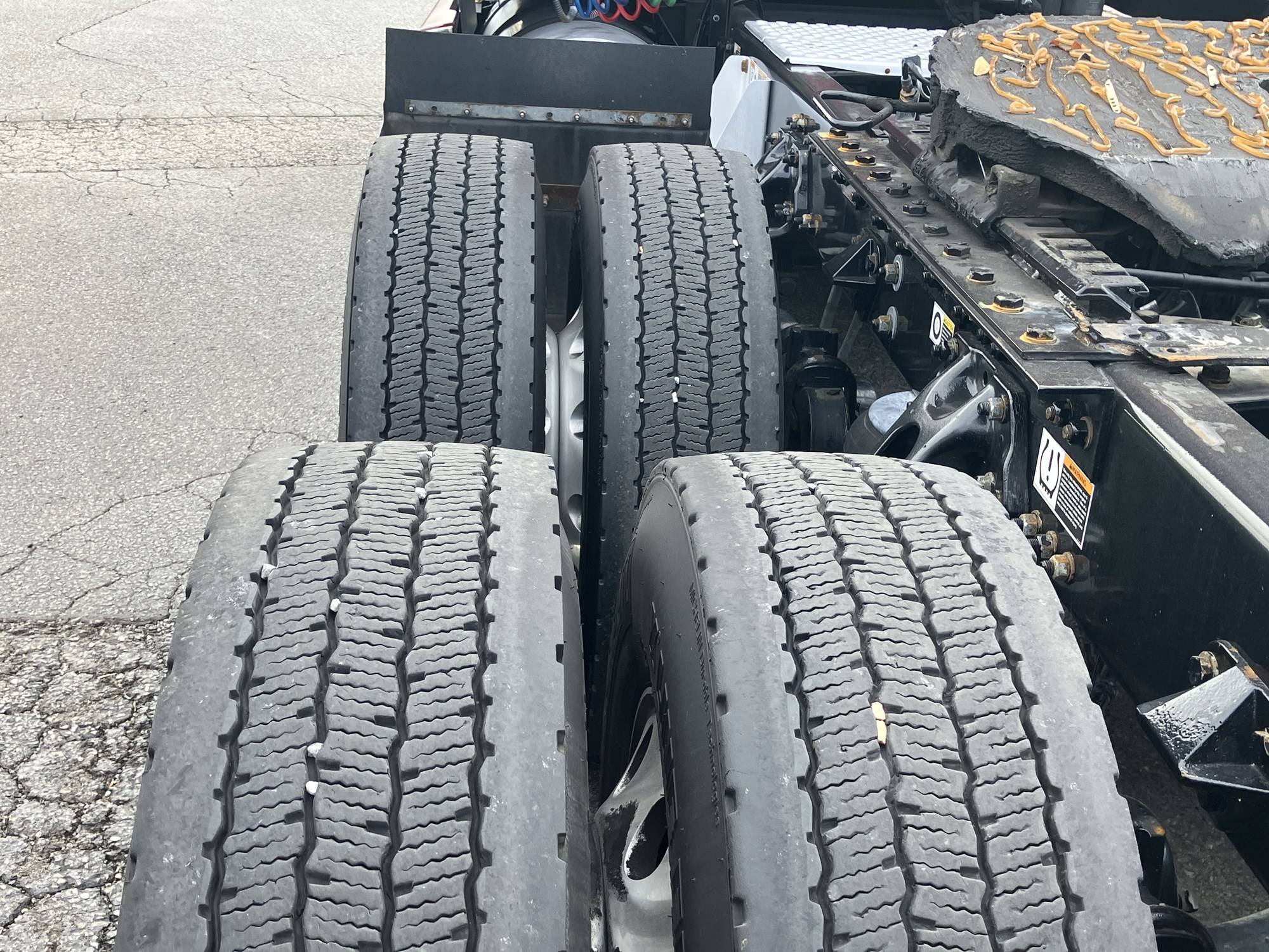 2023 Kenworth T680 Next Gen PJ240832U-22 2023 Kenworth T680 Next Gen PJ240832U-22