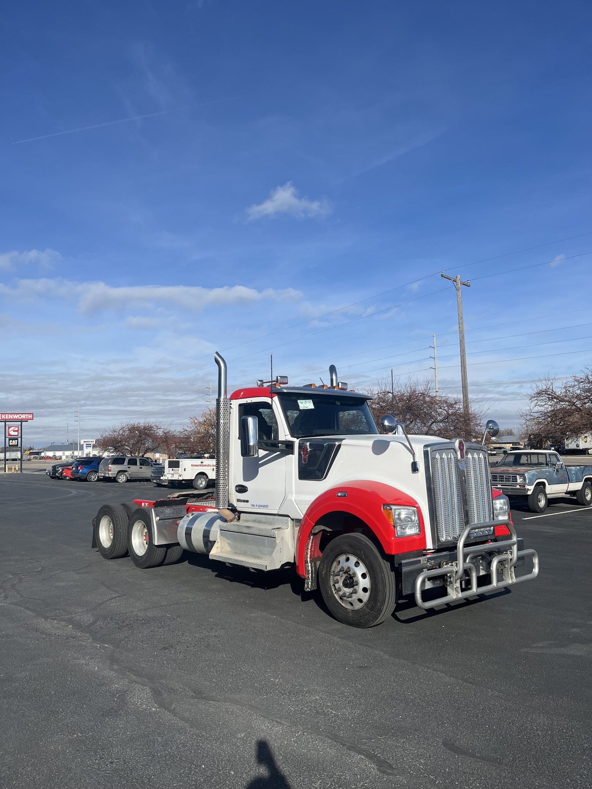 2023 Kenworth W990 2023 Kenworth W990 - image 3 of 6